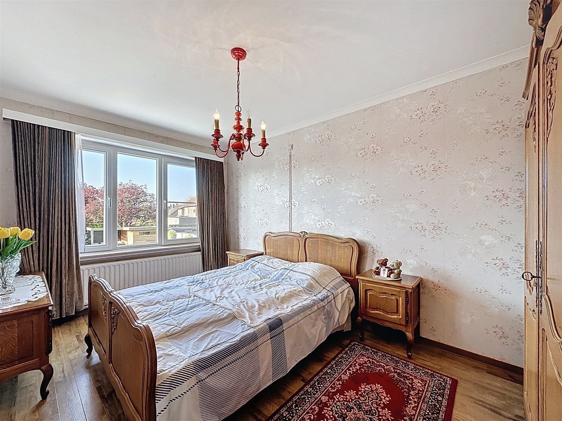 Instapklare gezinswoning met garage, 5 slaapkamers en gezellige tuin op 450m²! foto 12