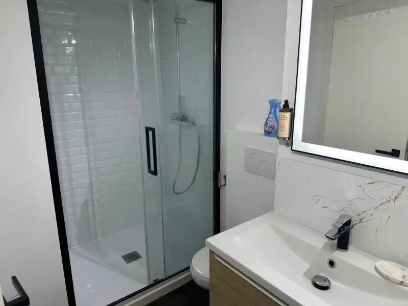 --- NOUVEAU --- Ce charmant appartement meublé d’environ 50 m² combine parfaitement confort et fonctionnalité. foto 5