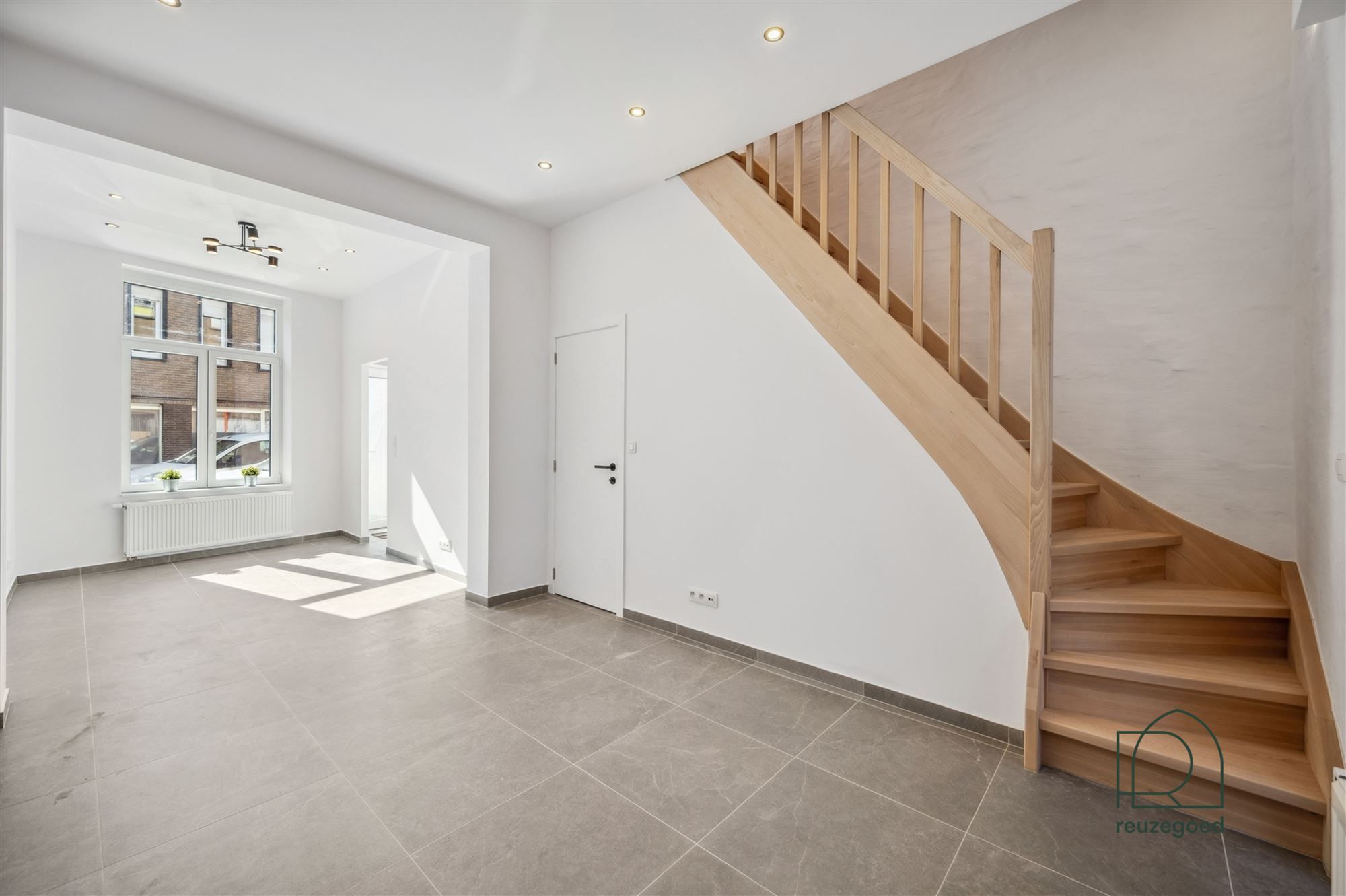 Instapklare, volledig gerenoveerde woning met 3 slaapkamers foto 6