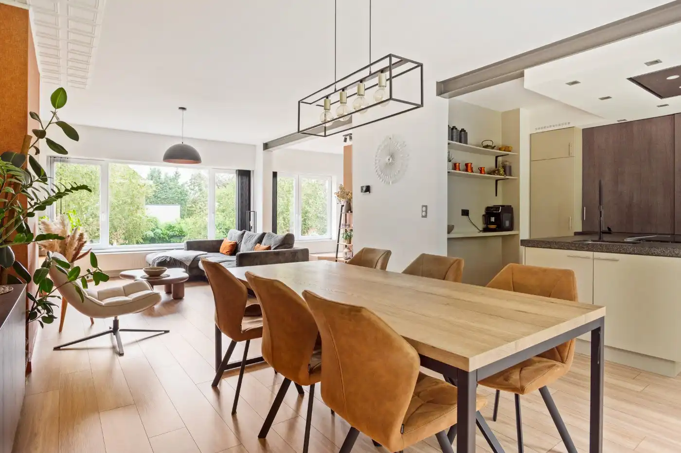 Instapklare bel-etage met 2 slpk, garage én gezellige tuin foto 8