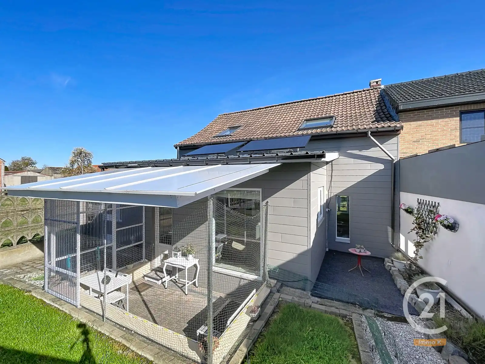 Knusse instapklare woning met ruime tuin en weide nabij E40 foto 27