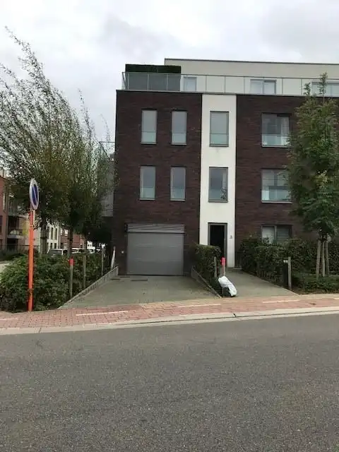 Ondergrondse parkeerplaats in het centrum van Wolvertem foto 2