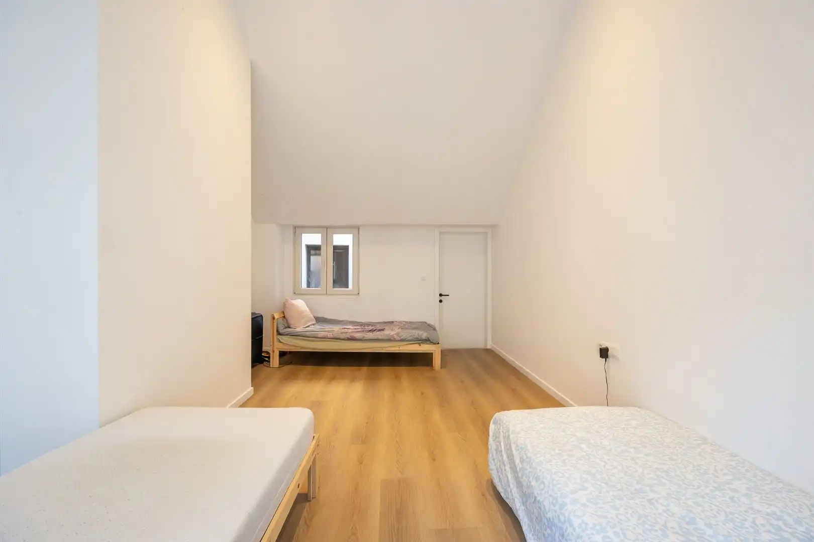 Gerenoveerde woning met 4 kamers aan UA foto 14