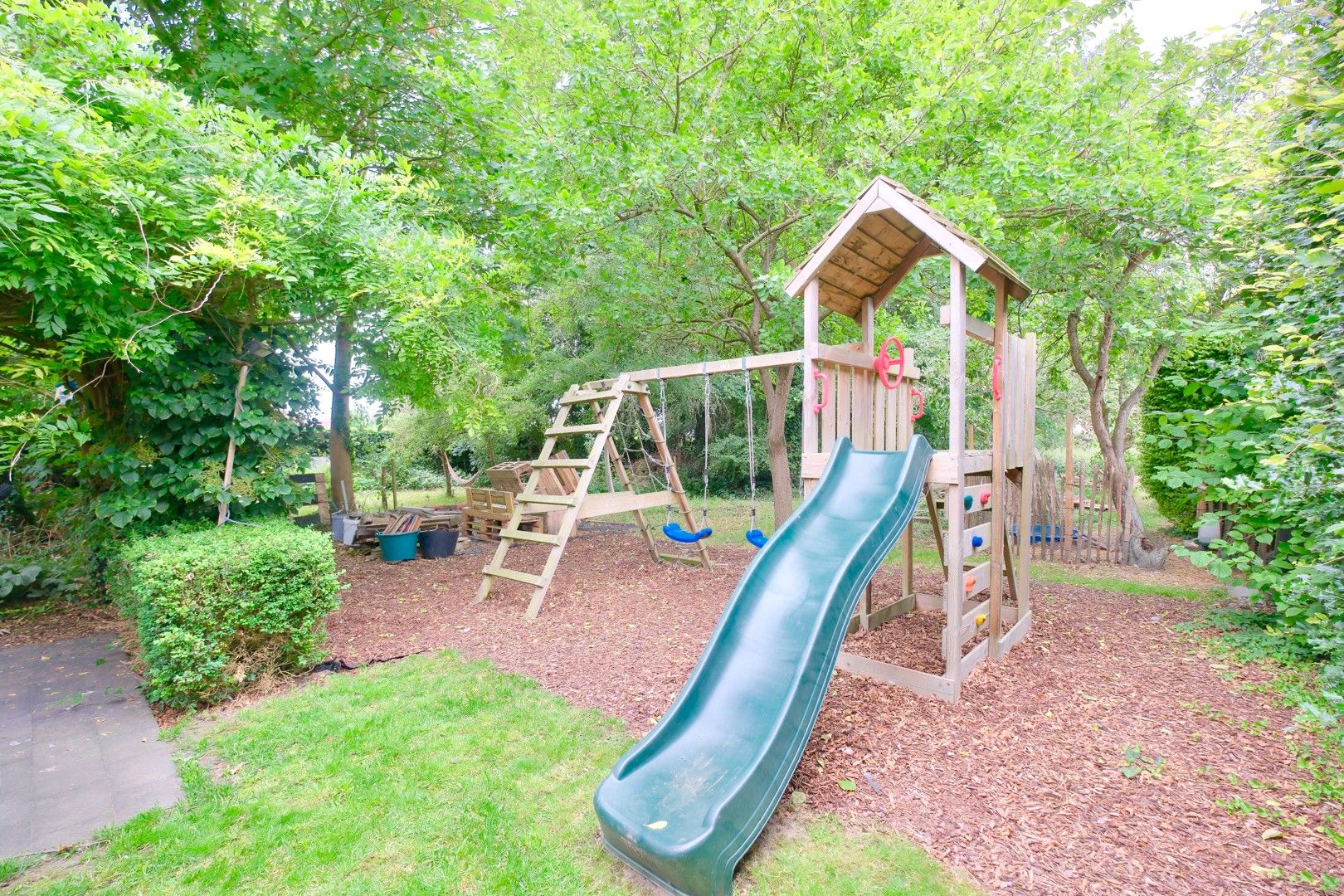 Instapklare handelswoning op toplocatie in Torhout! foto 29
