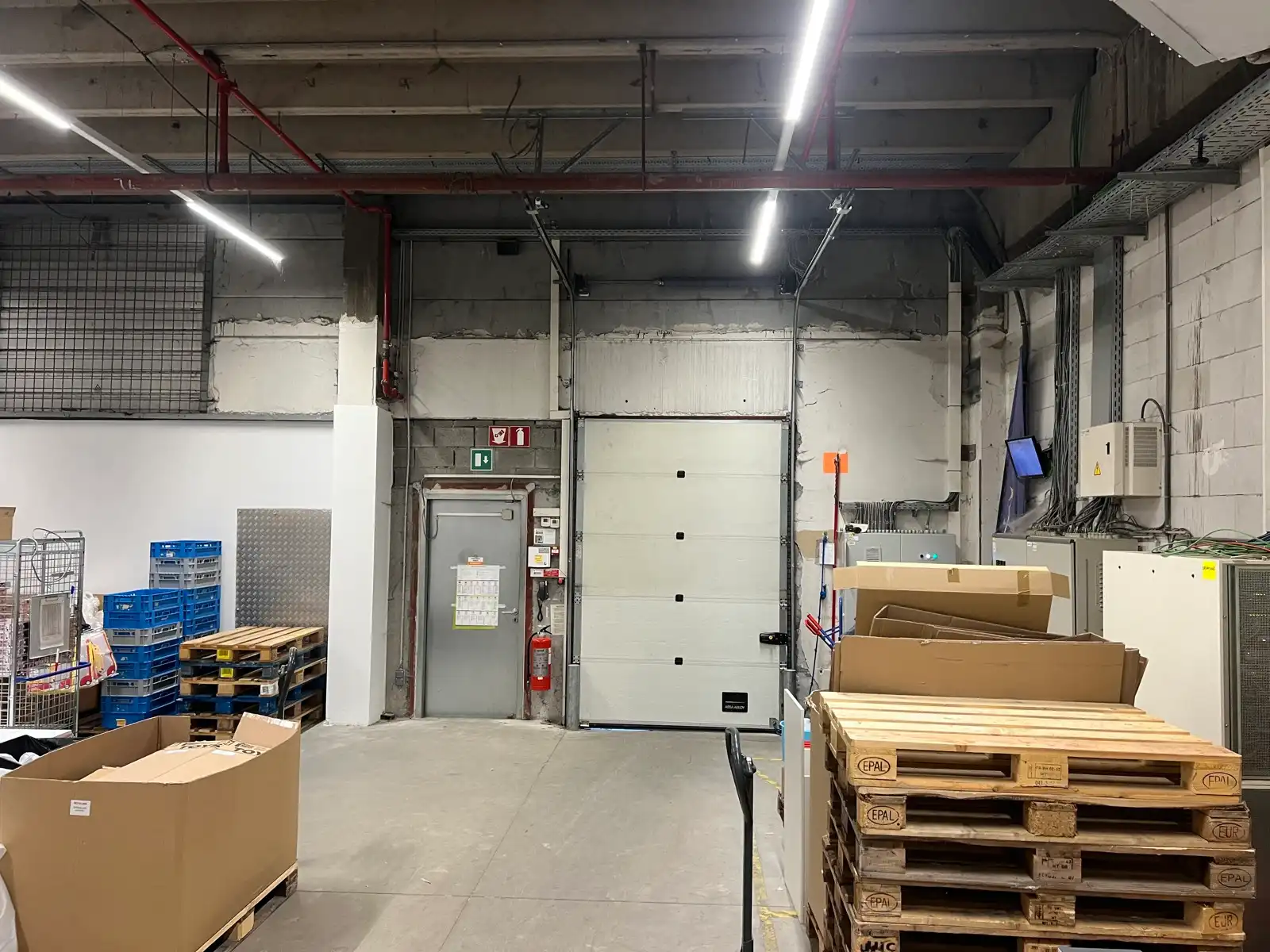 Handelspand te huur te Jemappes. foto 10