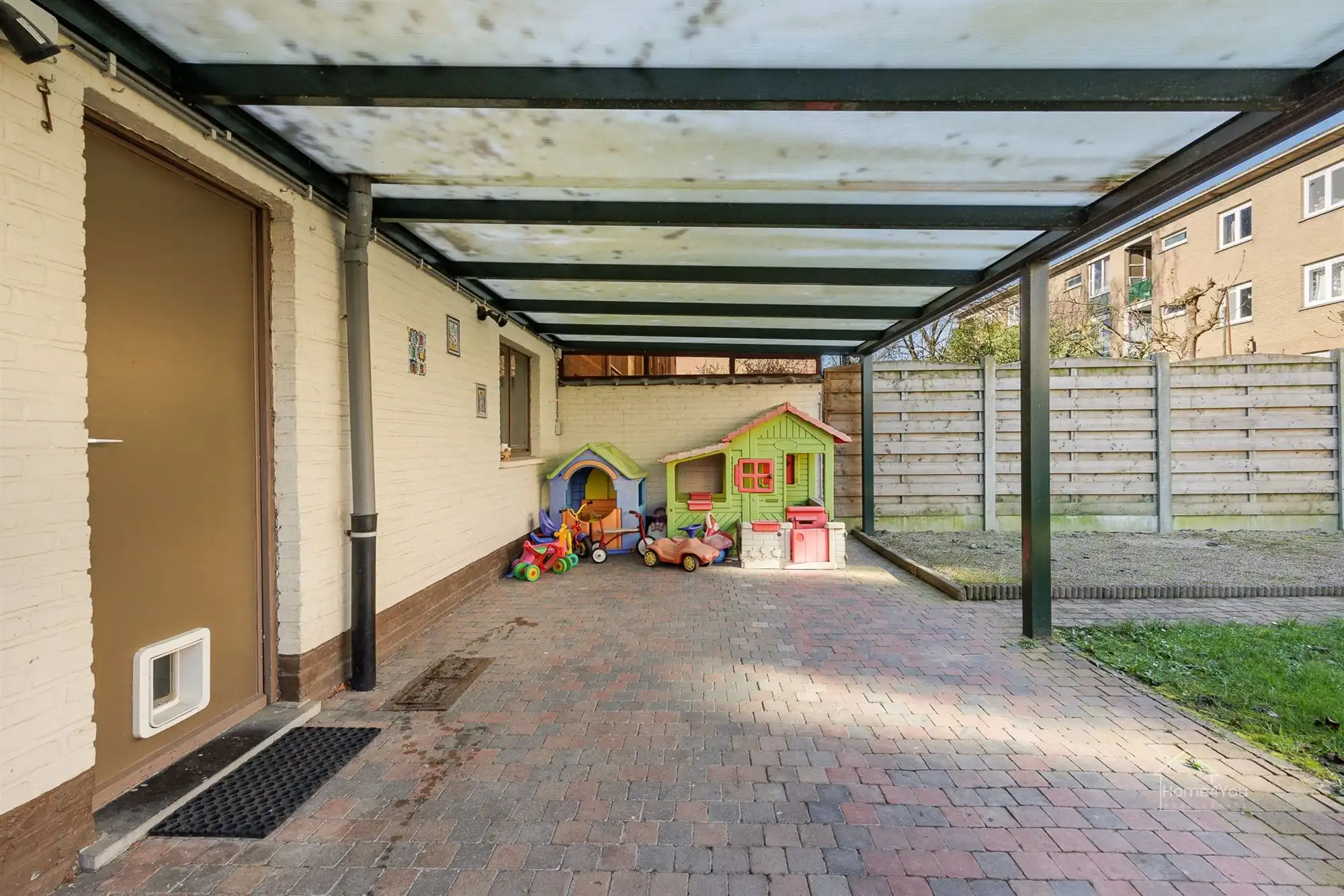 Ruime gezinswoning met 5 slaapkamers en tuin foto 28