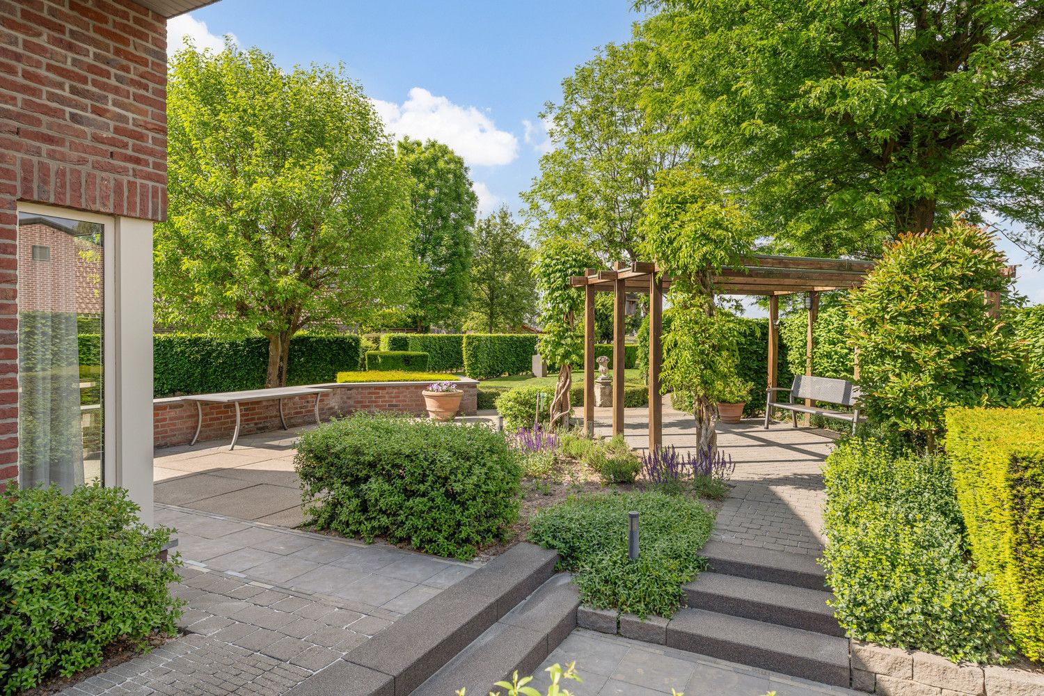 Uitzonderlijk mooie villa op 2.114 M2 in Kinrooi. foto 4