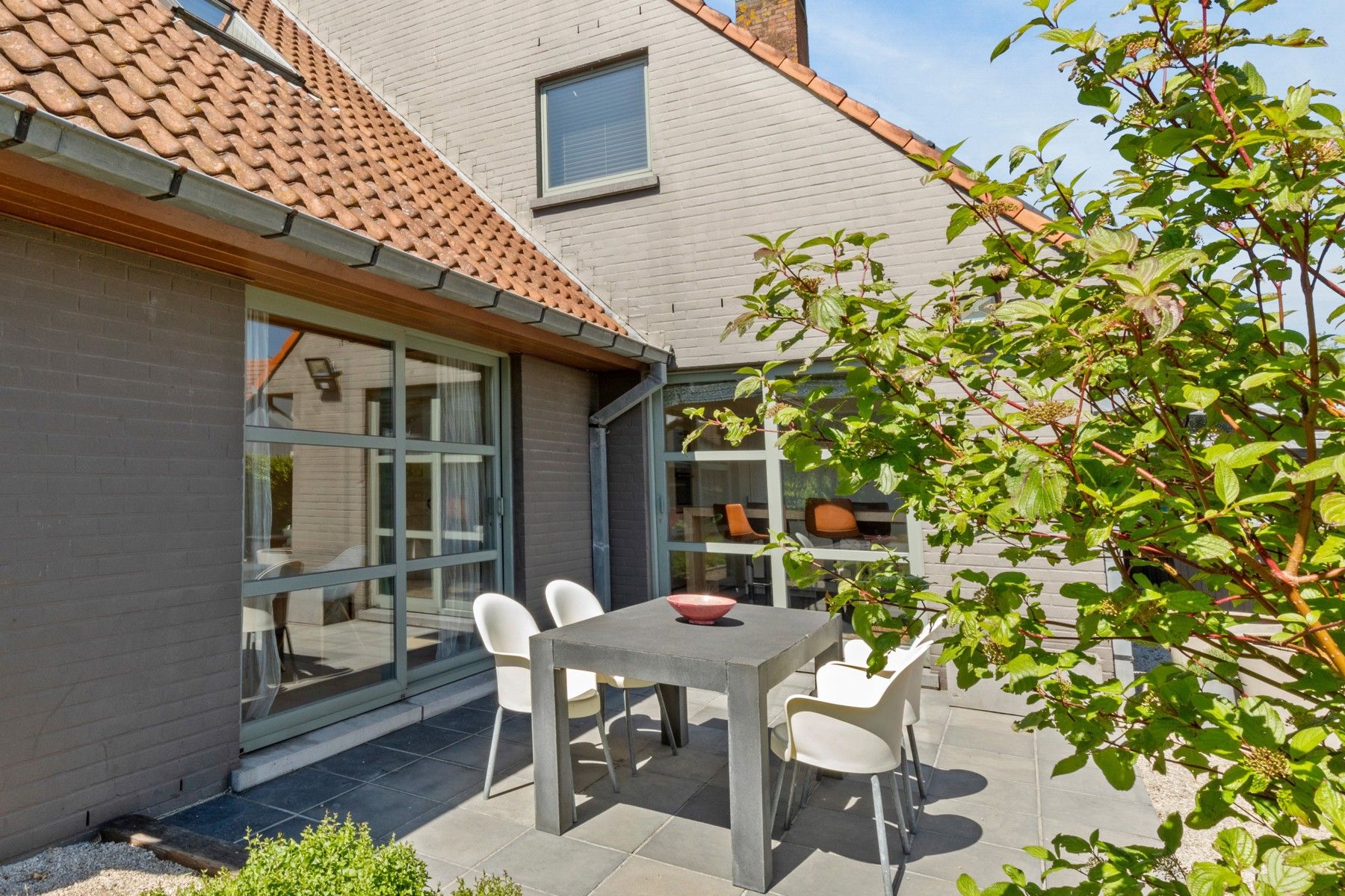 Stijlvolle villa met privépraktijk te Brugge foto 28