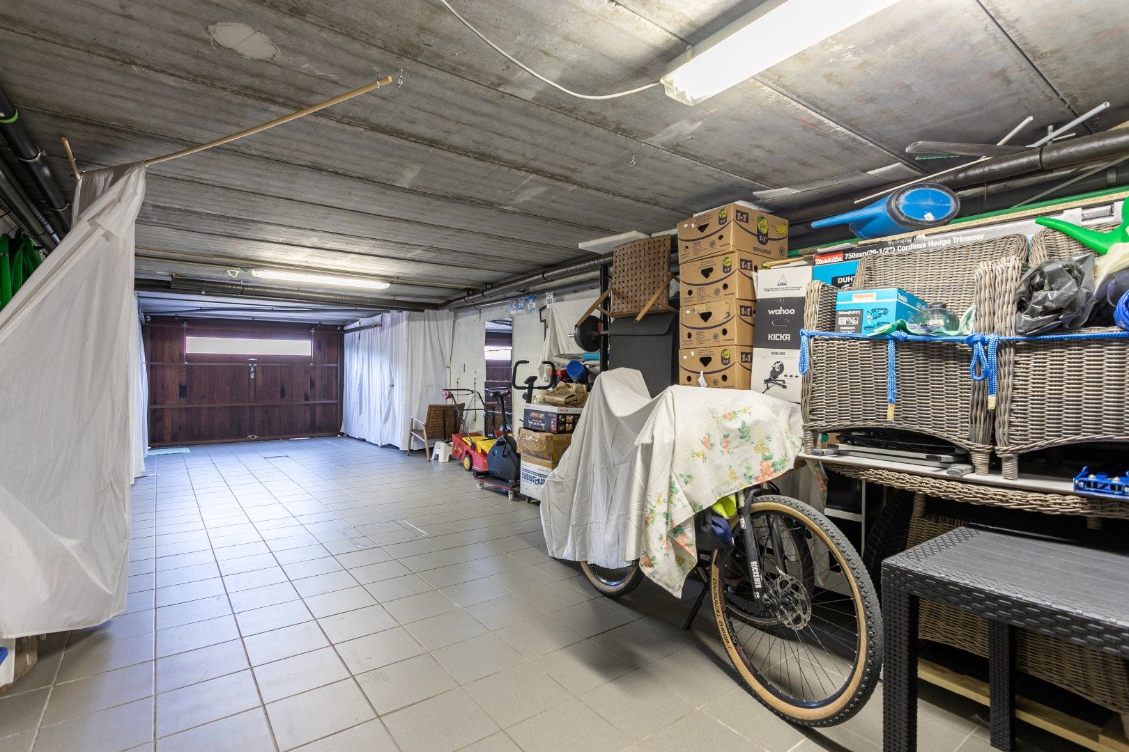 Charmante instapklare woning met 3 SLPKS, tuin & garage foto 24