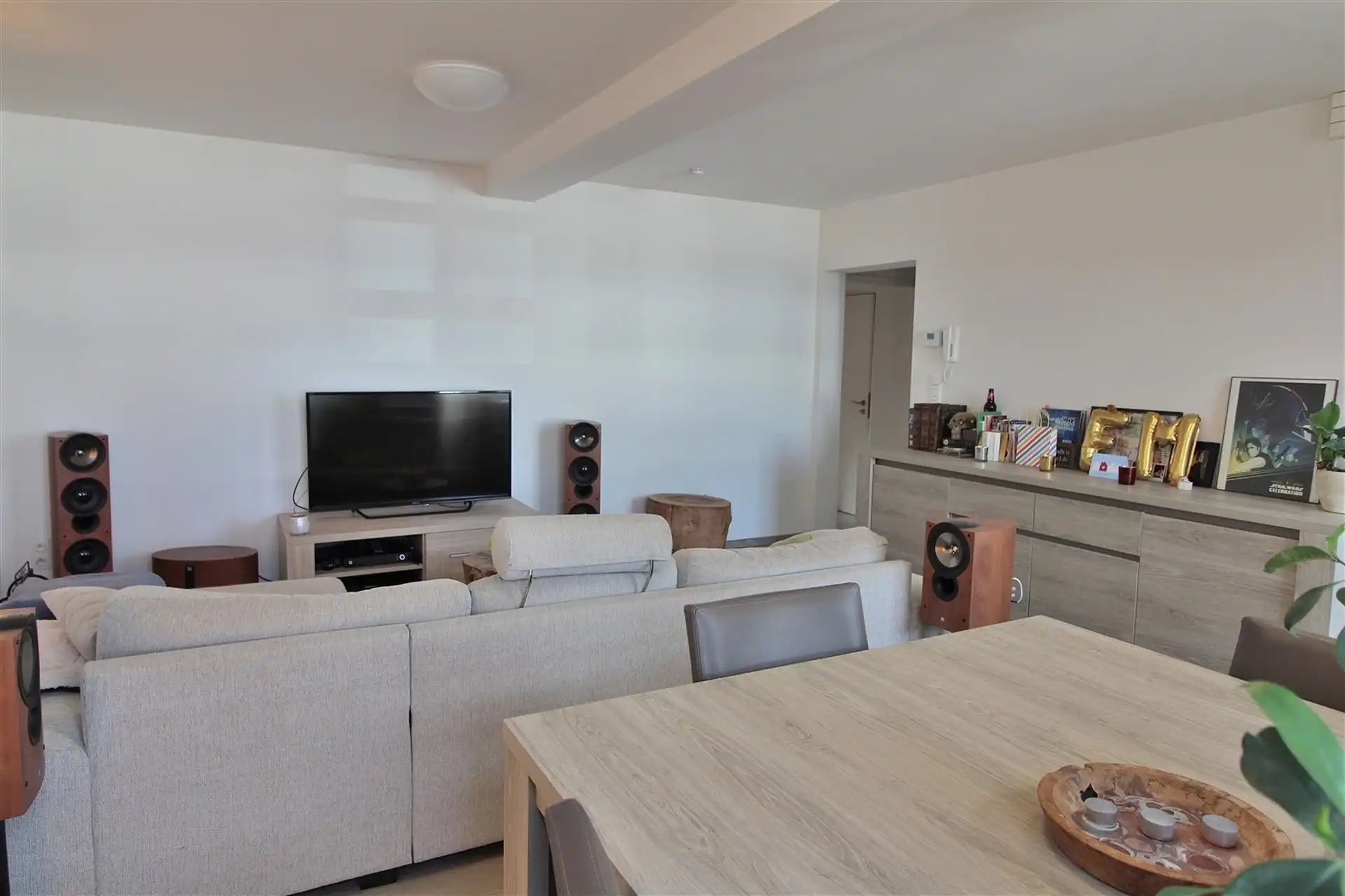 Compleet gerenoveerd appartement met 2 slaapkamers te Meerbeek foto 2