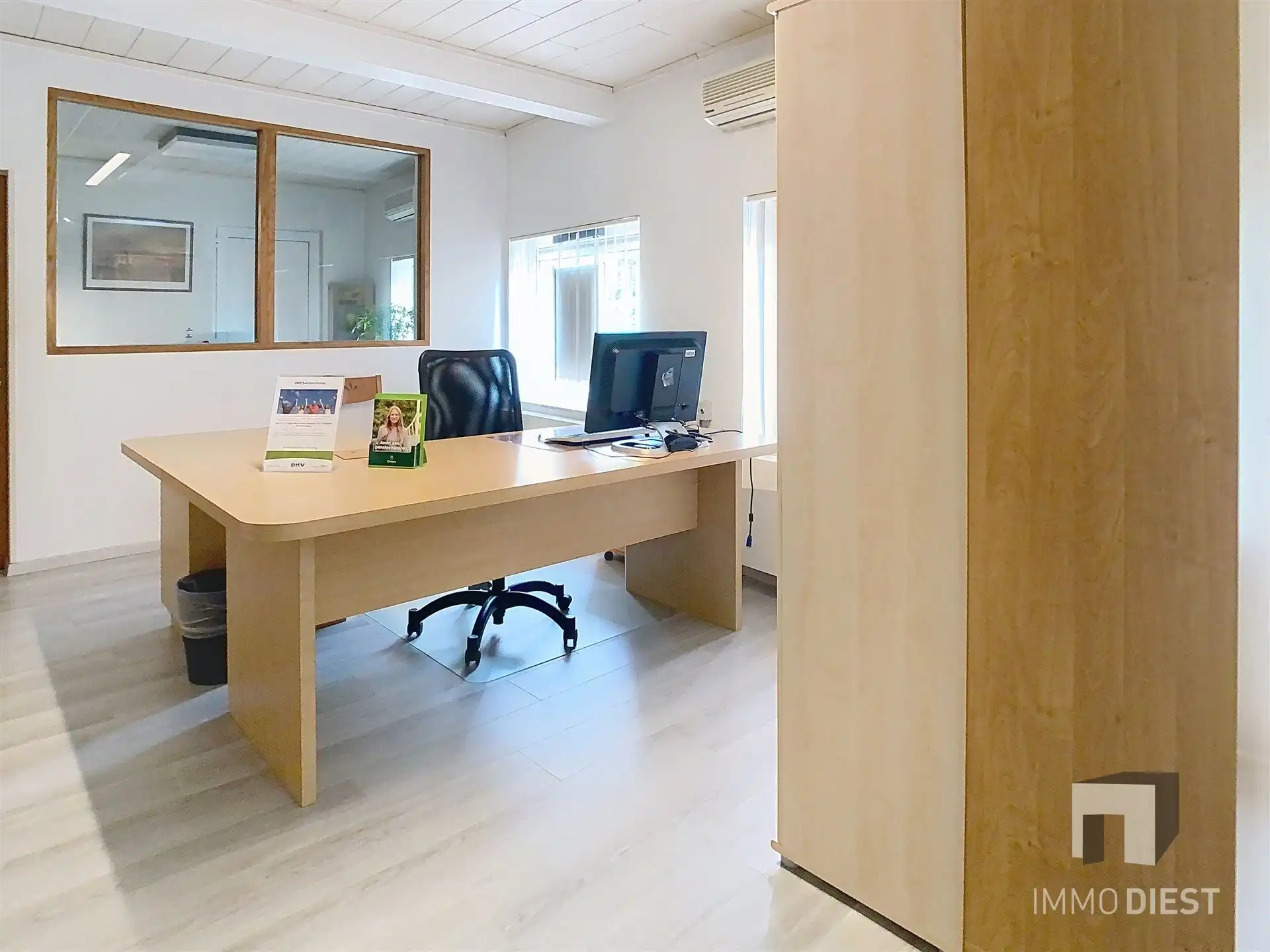 Gelijkvloers kantoorpand op strategische ligging  foto 39