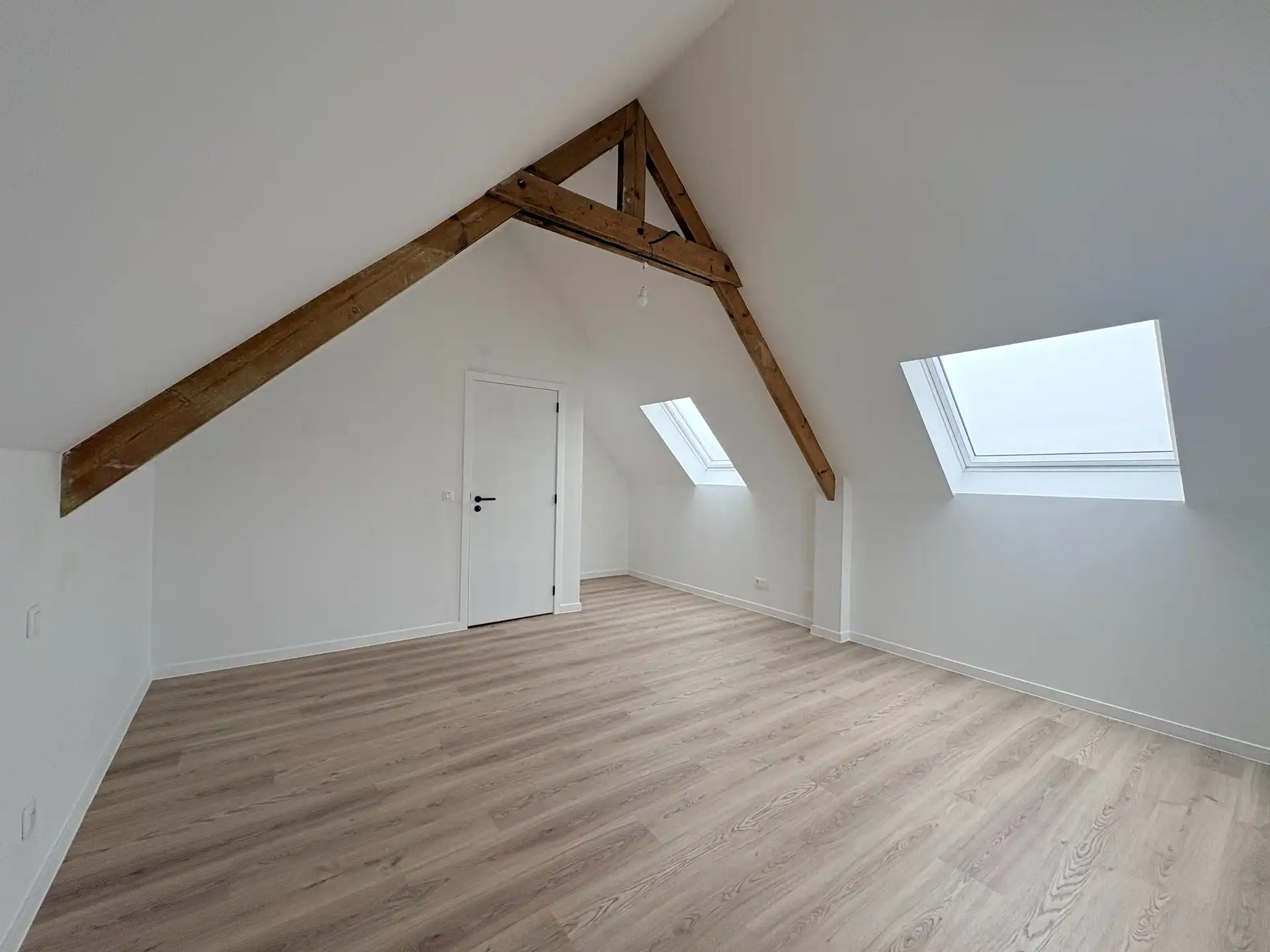 Gerenoveerde, ruime woning met 3 slaapkamers in Ledegem foto 11