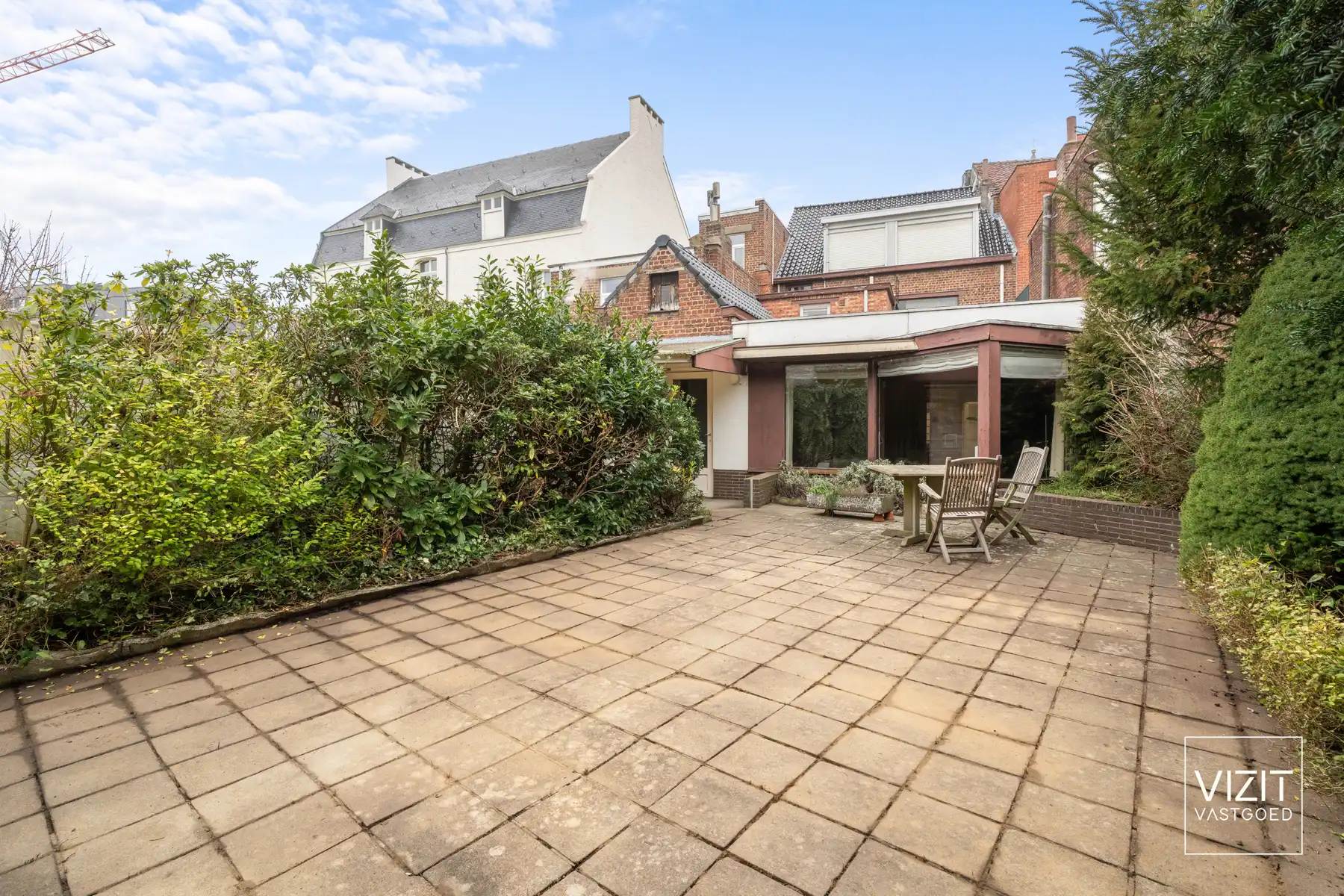 Karaktervolle stadswoning met tuin en garage! foto 2