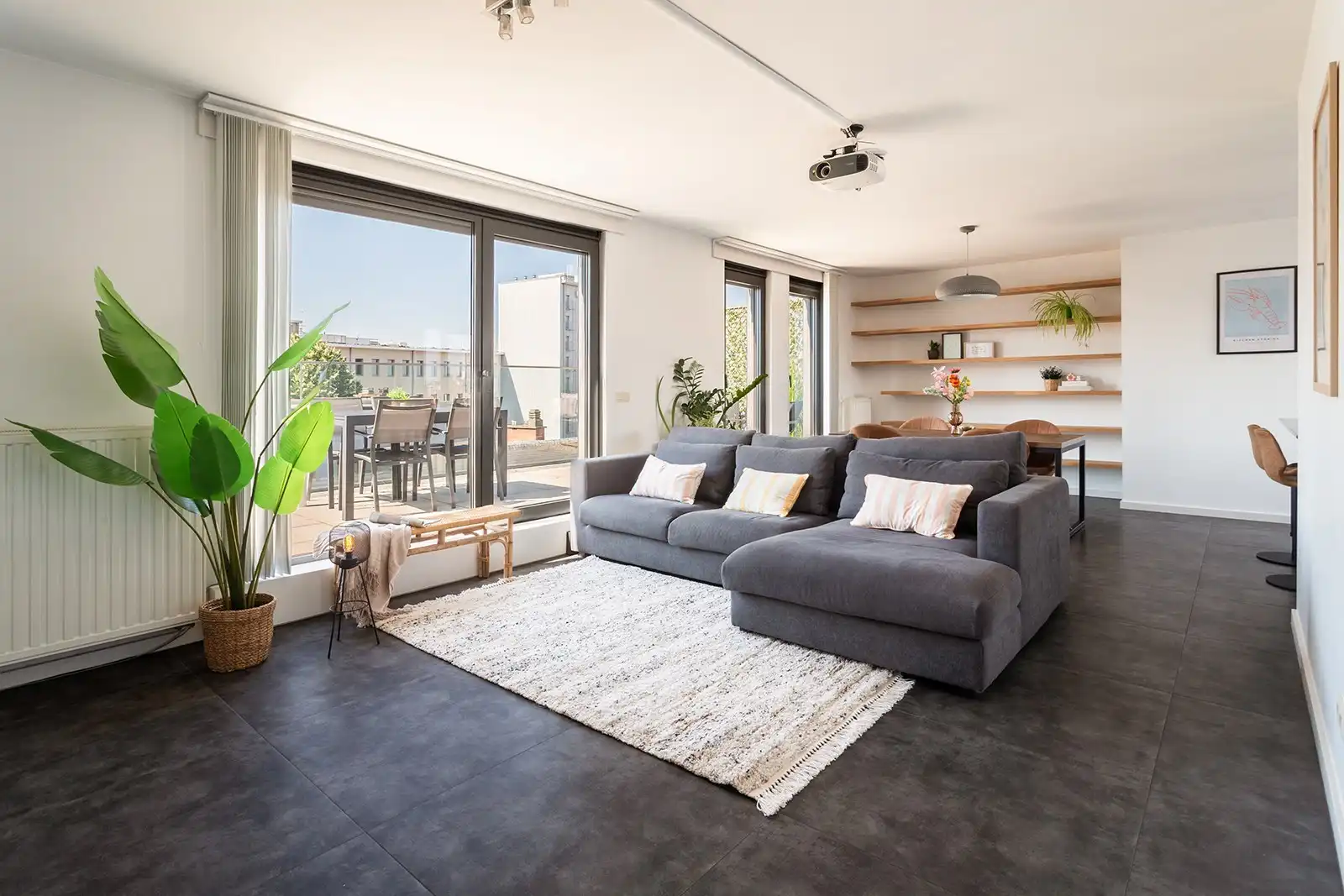 Penthouse met ruime terrassen en prachtige zichten!  foto 2