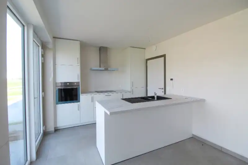 Ruime nieuwbouwwoning te Roeselare foto 6