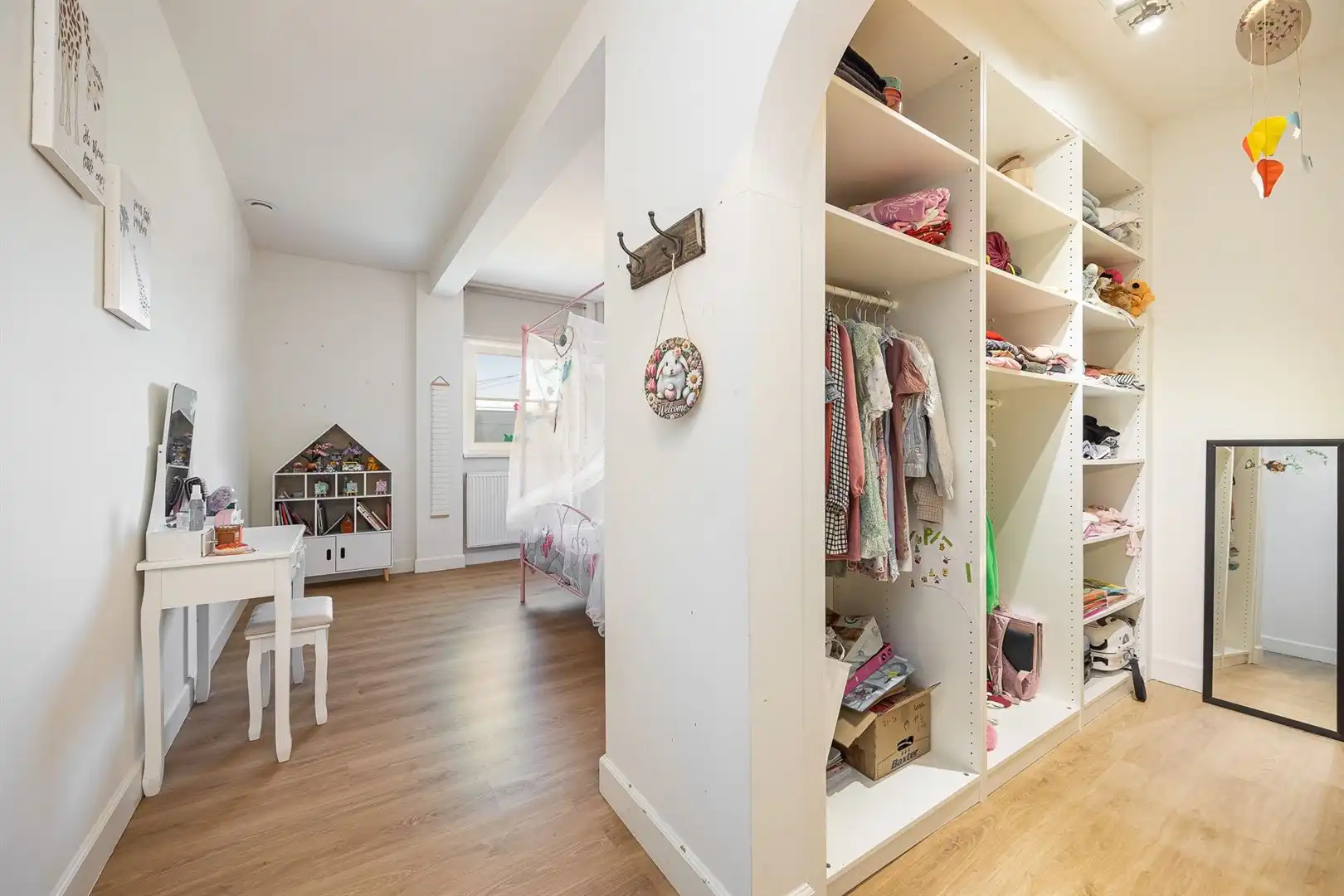 Ruime instapklare woning met 4 slaapkamers! foto 12