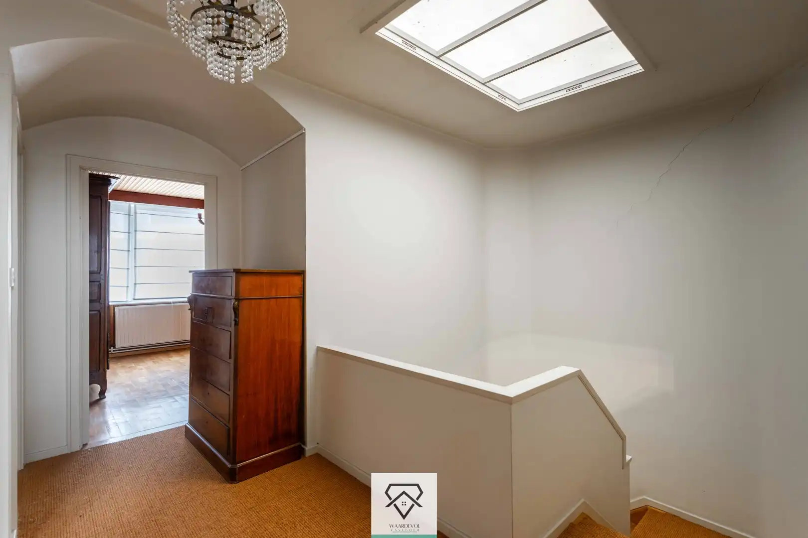 Ruime winkel met uitzonderlijk woonvolume en sterke herontwikkelingsmogelijkheden foto 25