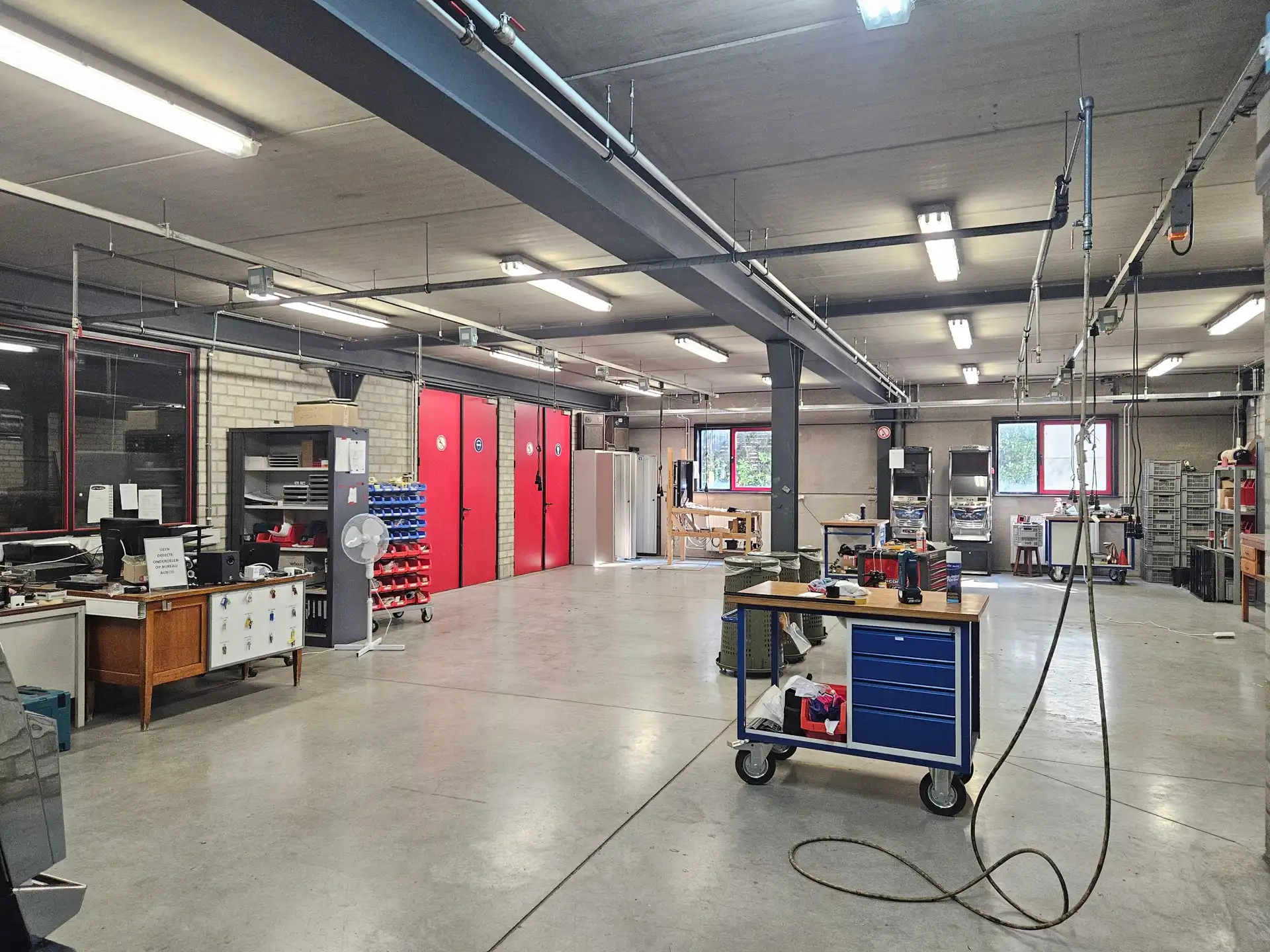 SEMI-INDUSTRIEEL GEBOUW OP ZICHTLOCATIE foto 15