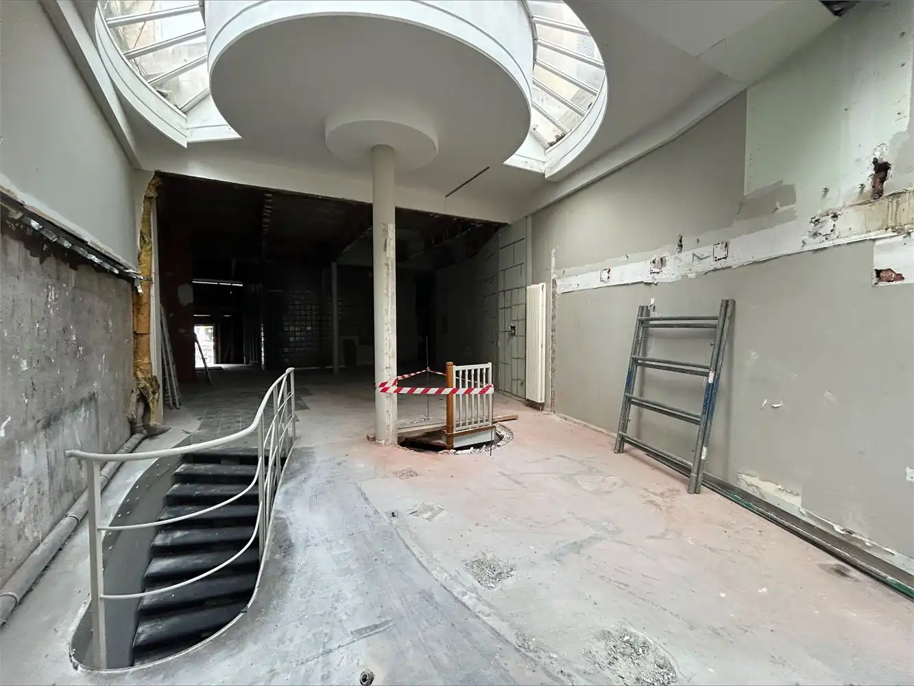 Handelsruimte te huur op toplocatie in hartje Hasselt foto 9