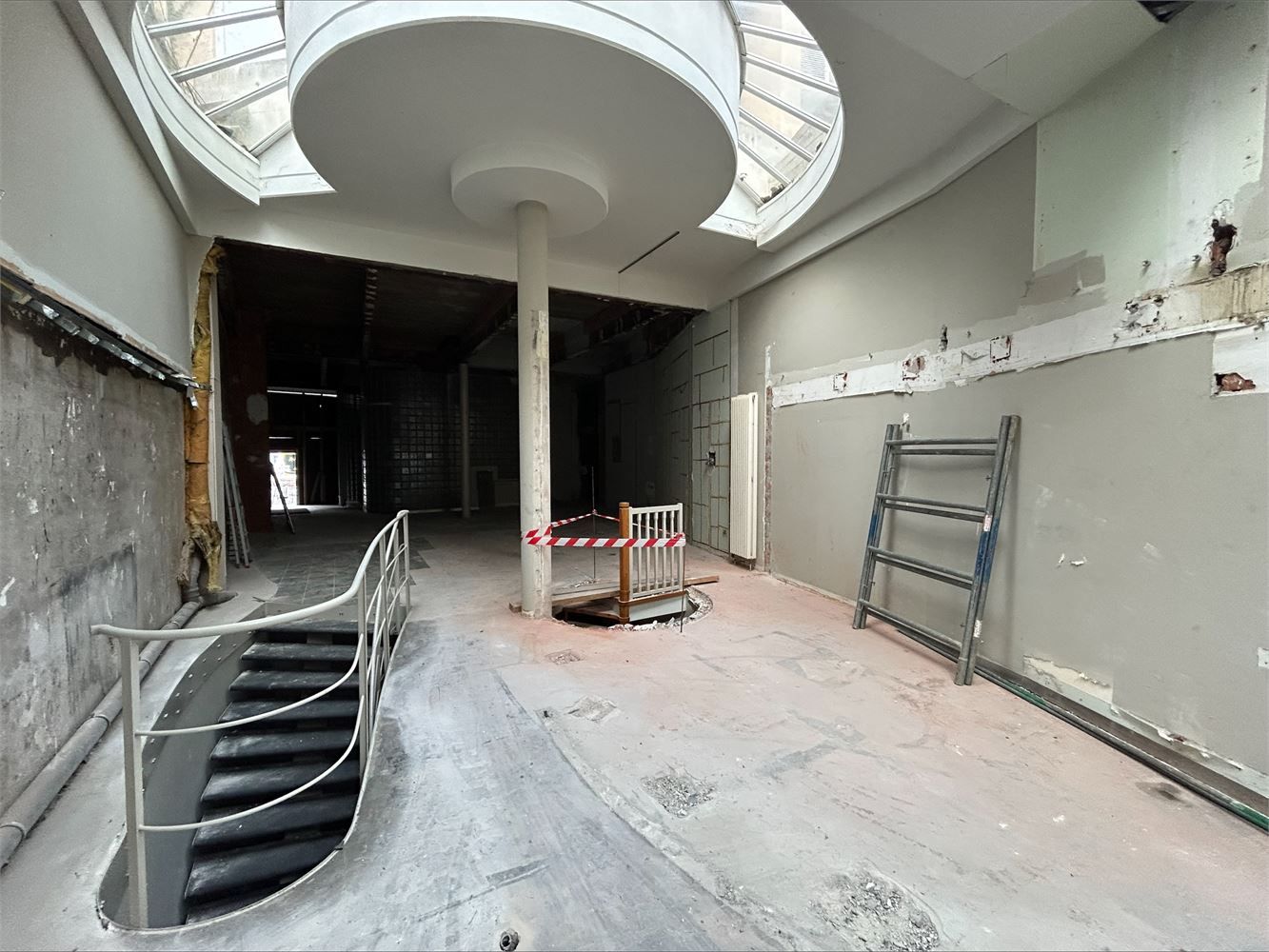 Handelsruimte te huur op toplocatie in hartje Hasselt foto 9