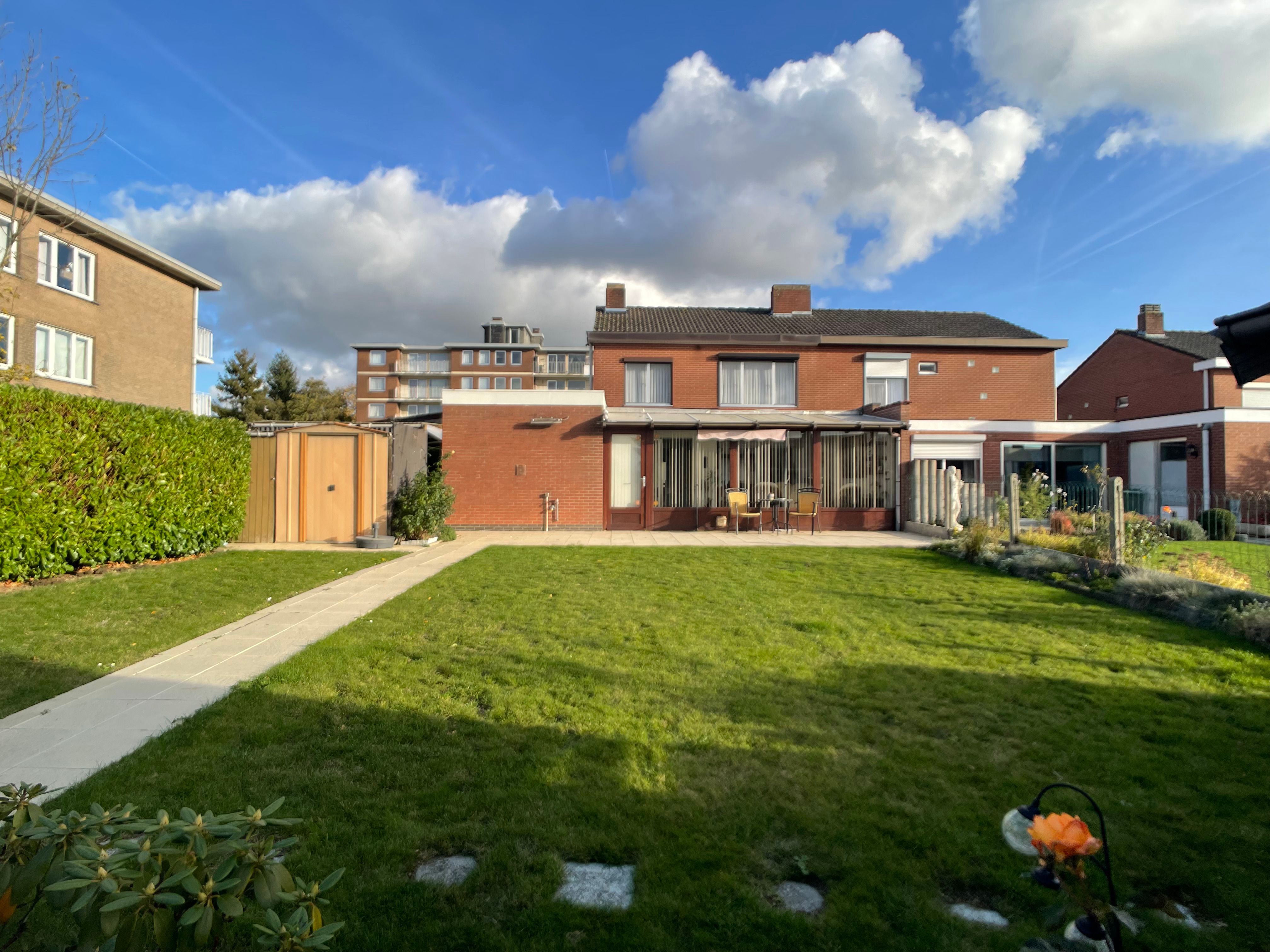 Charmante halve open bebouwing op een zeer geliefde plek in Landen foto 31