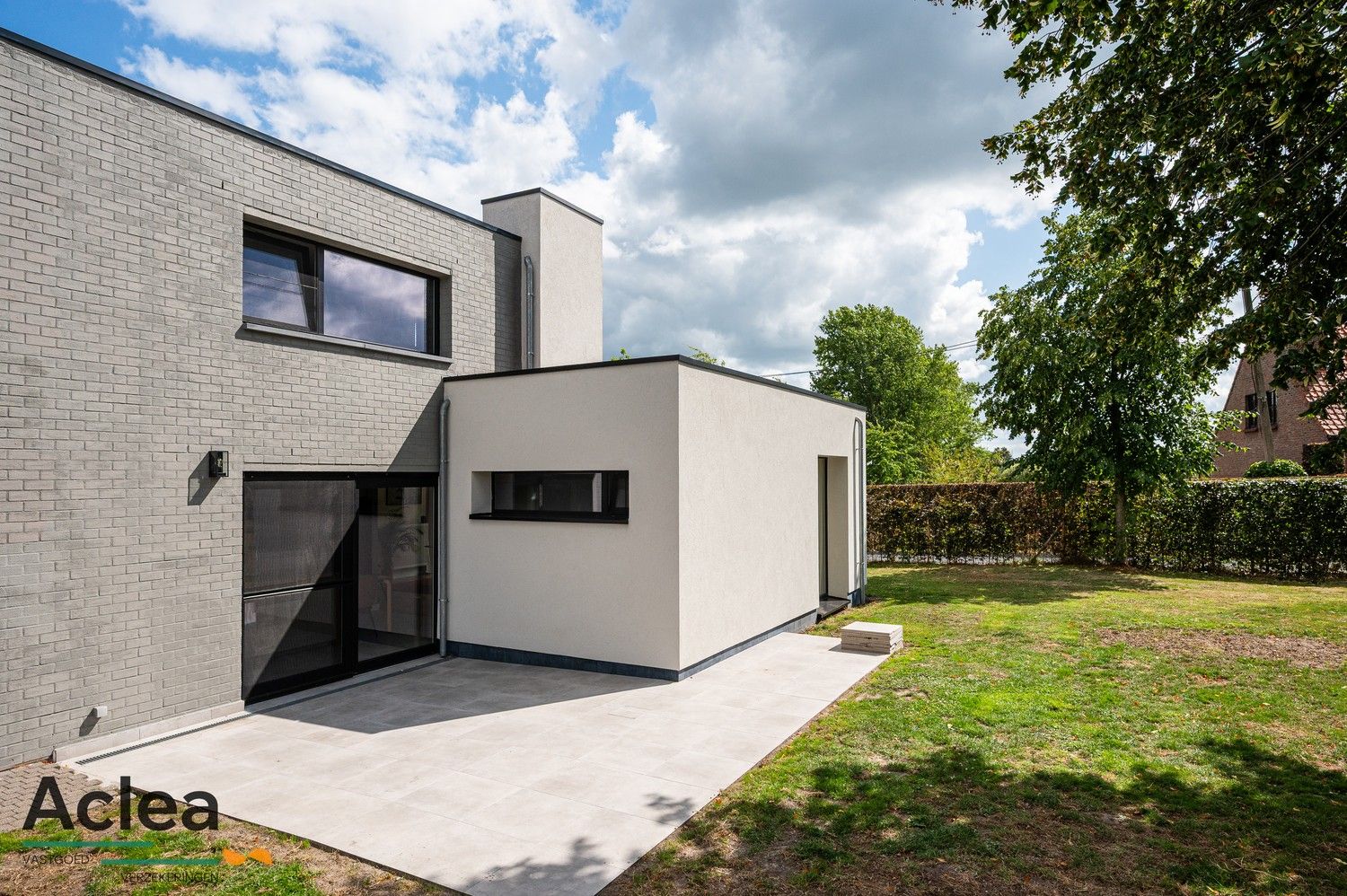 Stijlvolle, ruime woonst op een mooi perceel foto 37