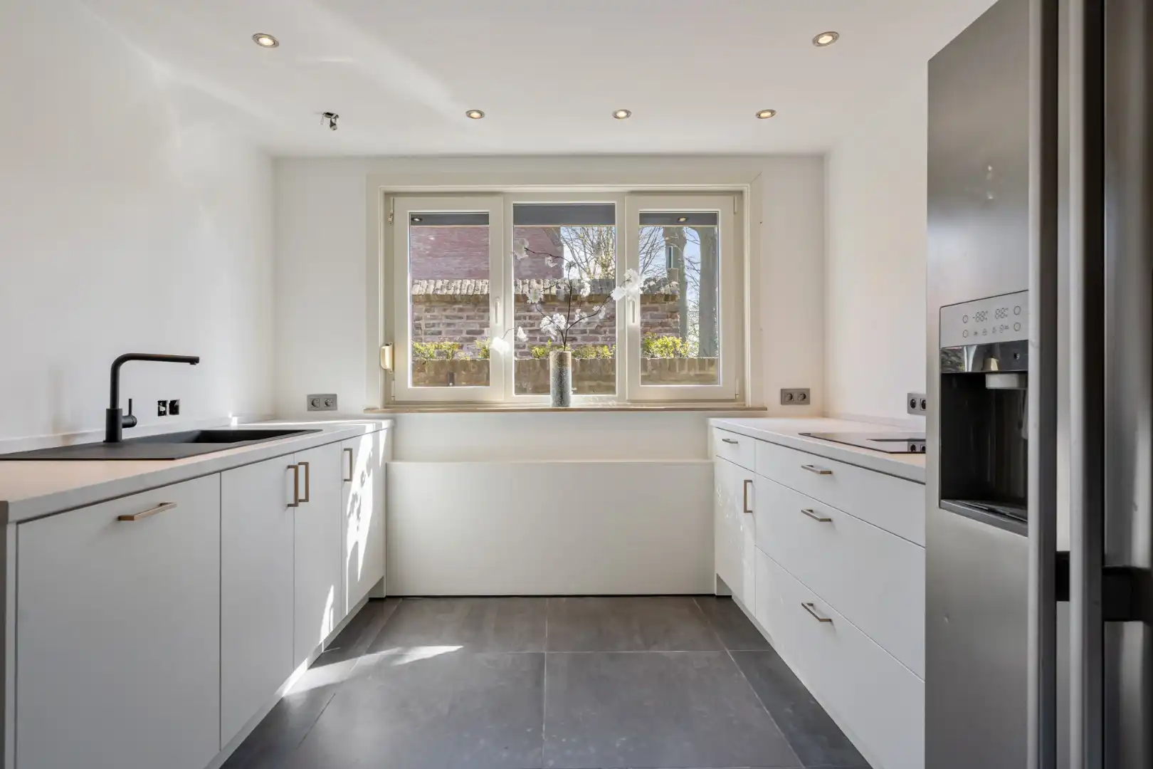 Gezellige, instapklare stadswoning in het centrum van Maaseik grenzend aan de groene wal!  foto 16