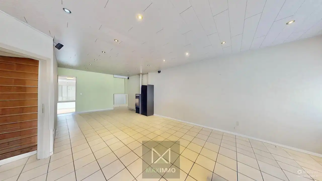 Instapklare, lichtrijke gezinswoning met grote tuin te Menen foto 4