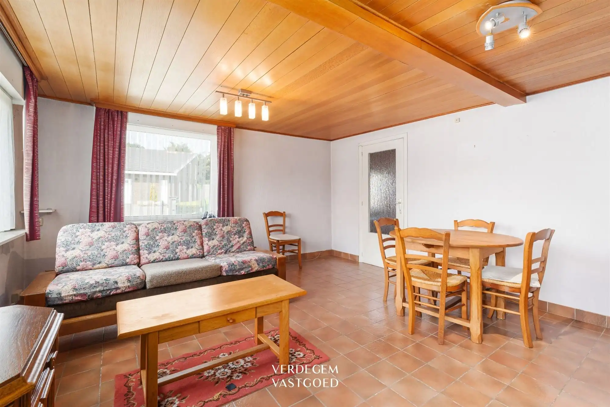 Halfopen woning op een terrein van 787m², te renoveren foto 6