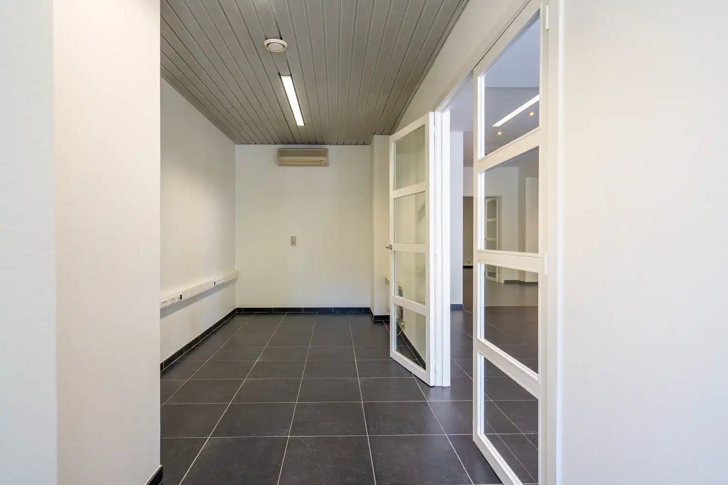 KANTOOR MET 5 BURELEN foto 7