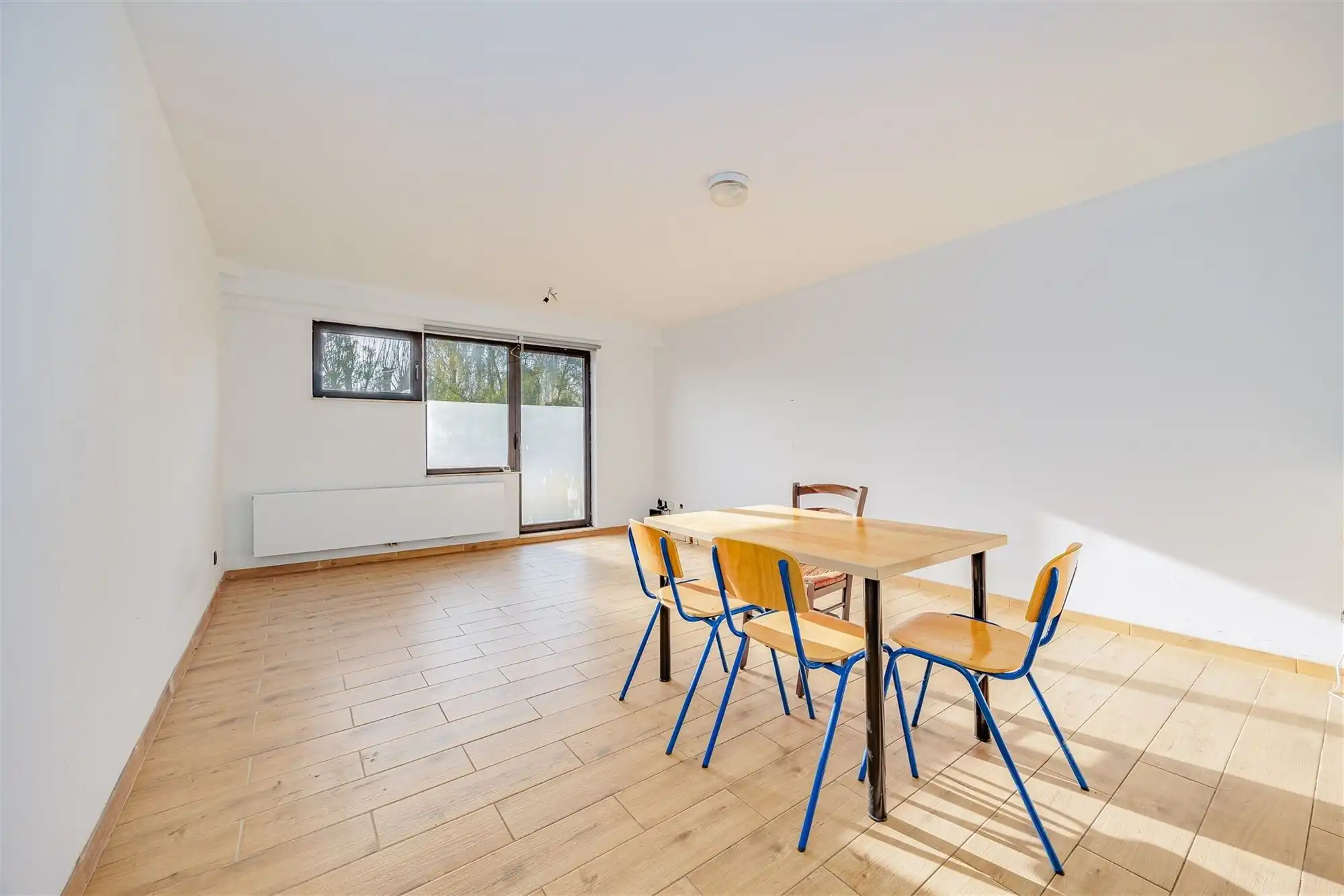 Instapklaar 2 slaapkamer appartement met gezellige tuin foto 5