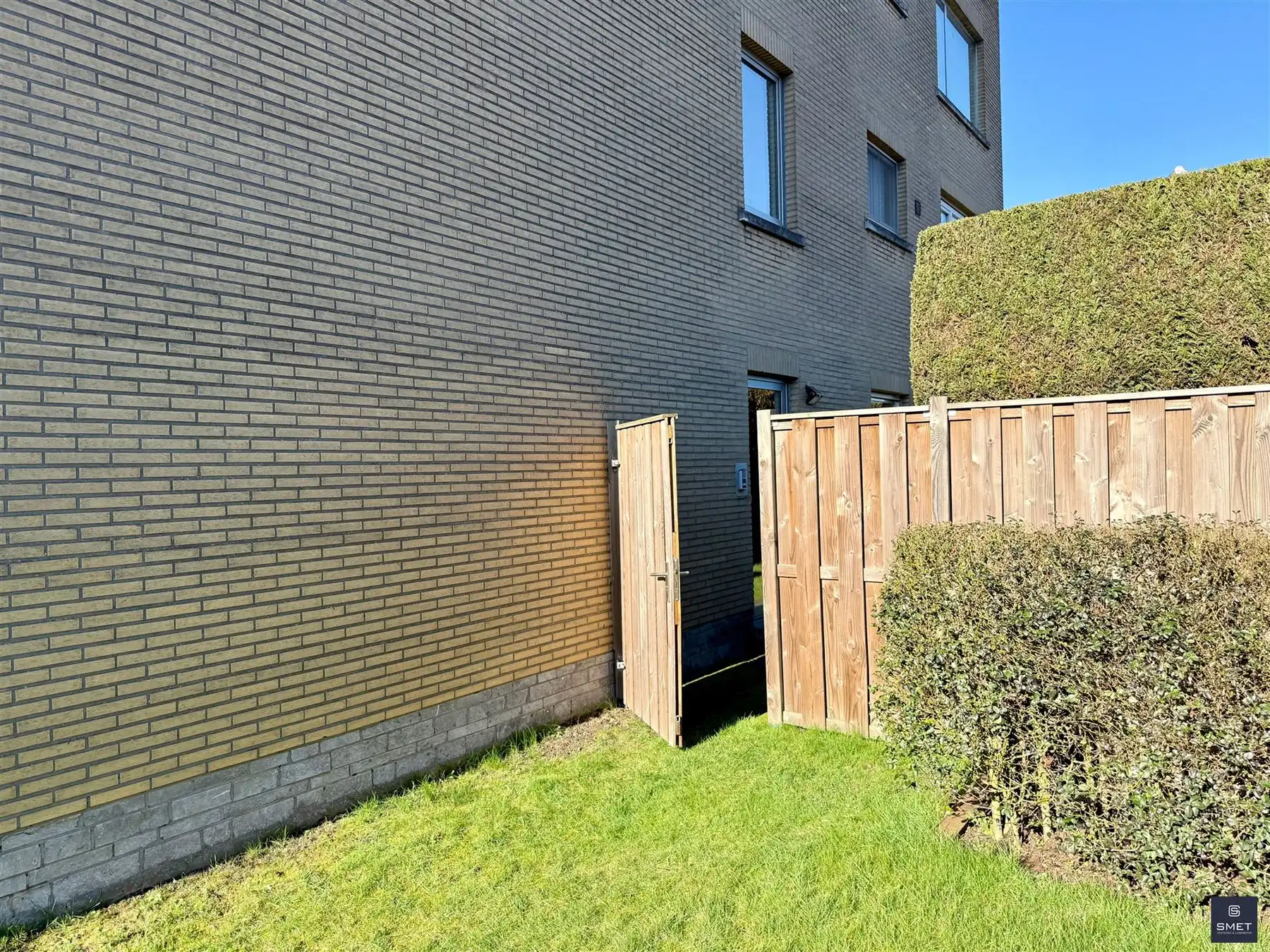 RUSTIG GELEGEN APPT.  MET 2 SLPKS EN GARAGE foto 13