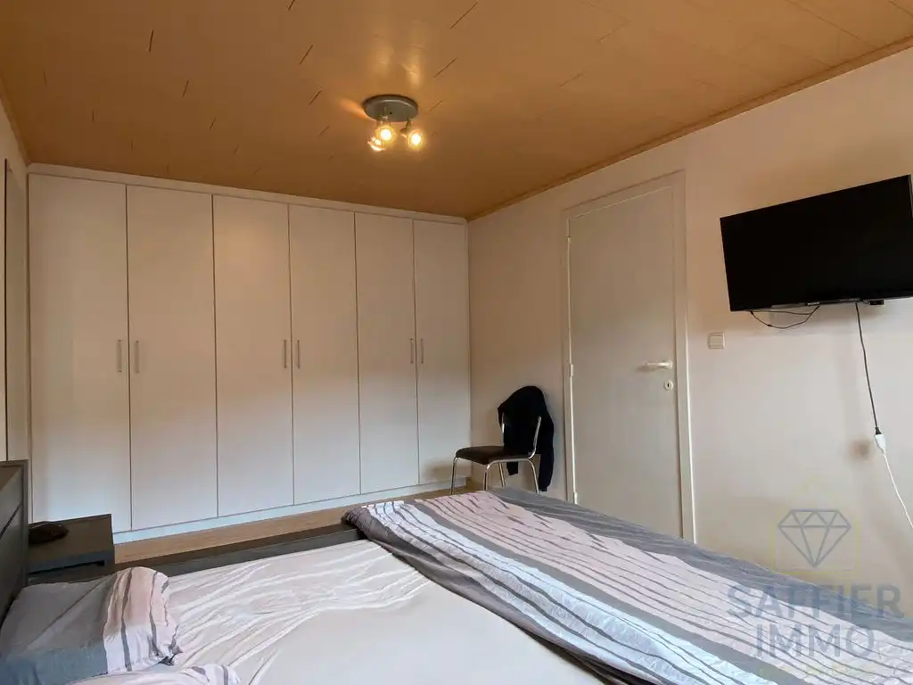 Huis met twee slaapkamers, verschillende staanplaatsen en tuin te huur in Ingelmunster foto 13