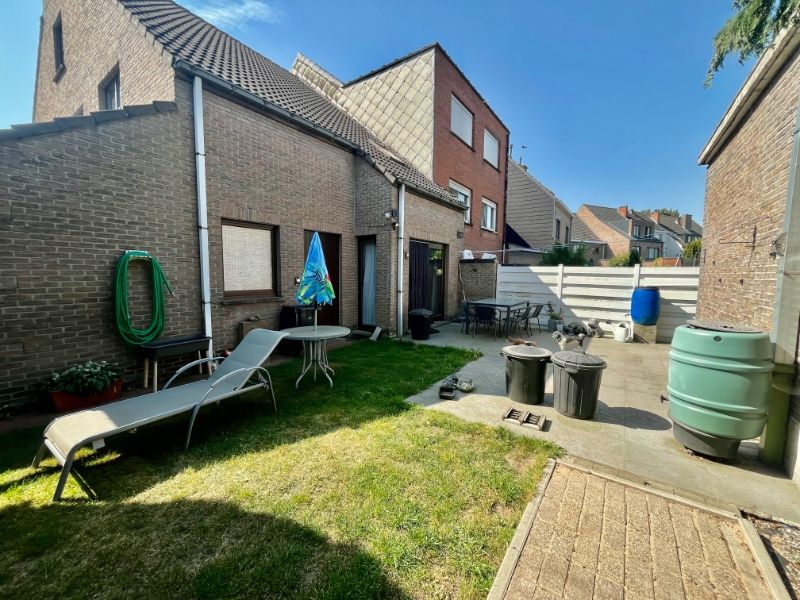 HALFOPEN BEBOUWING MET DRIE SLAAPKAMERS EN GARAGE TE WONDELGEM foto 14