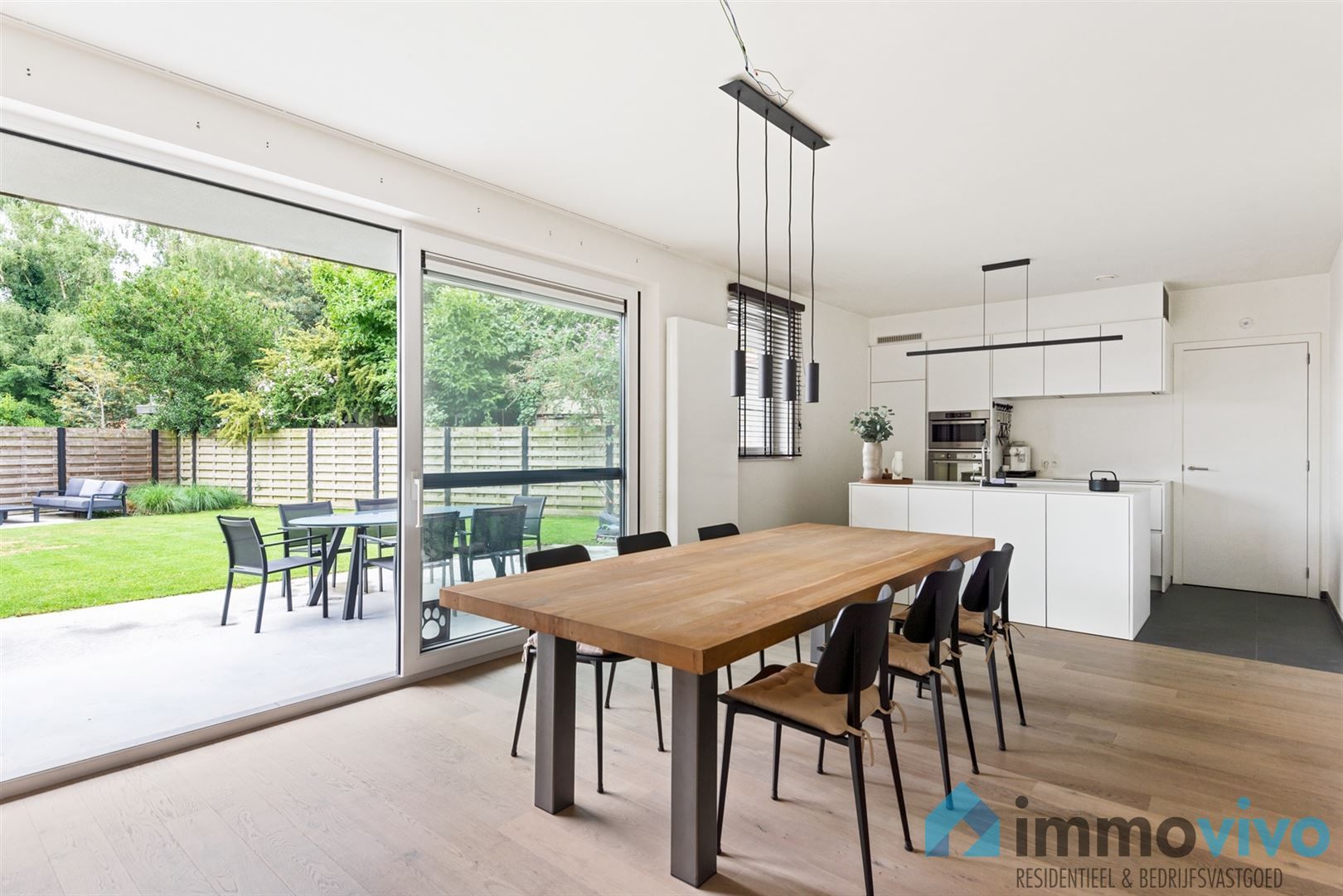 Prachtig gelijkvloers appartement met ruime tuin foto 4