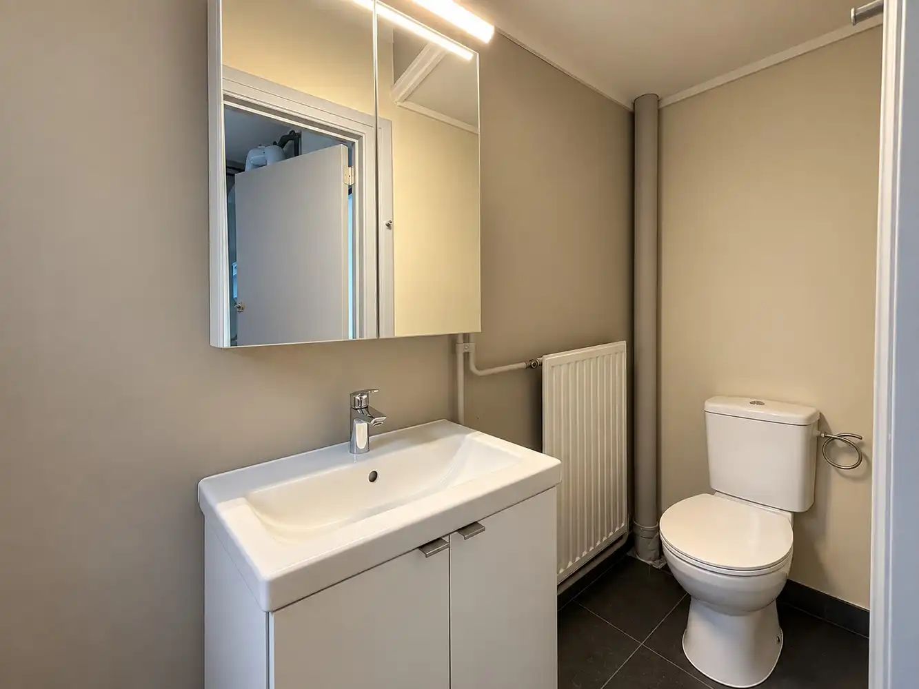 Ruim 2-slaapkamerappartement met extra bureauruimte foto 9