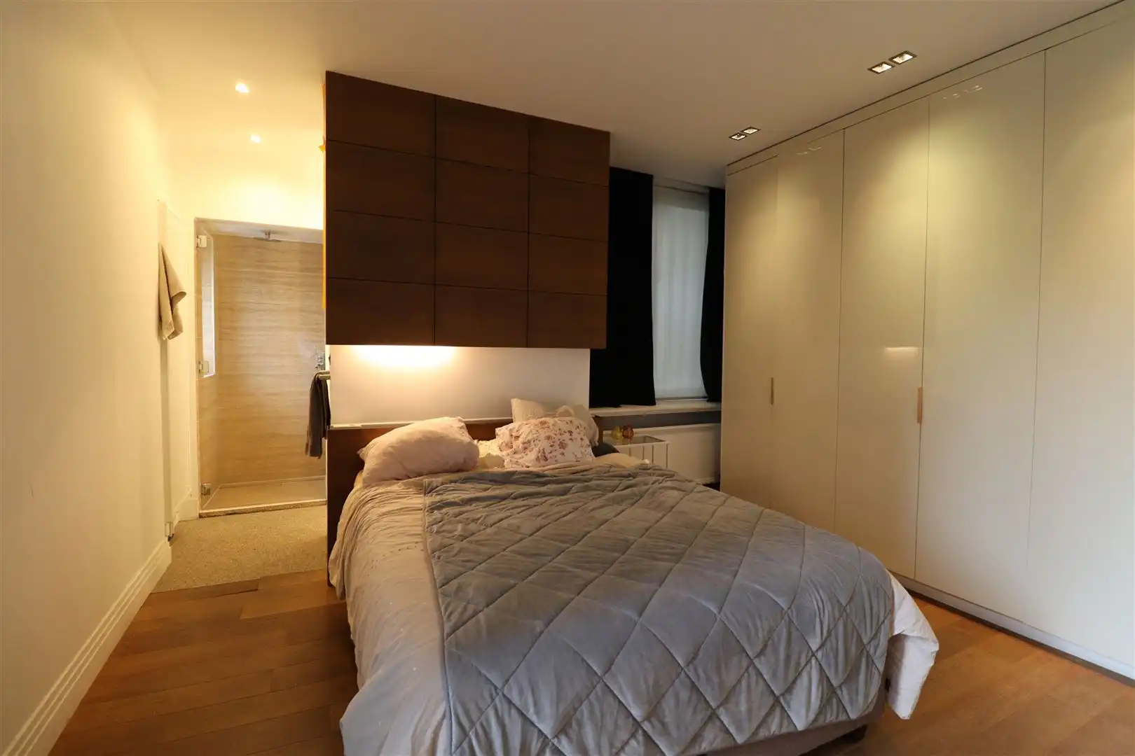 Modern appartement met 2 slaapkamers  foto 7