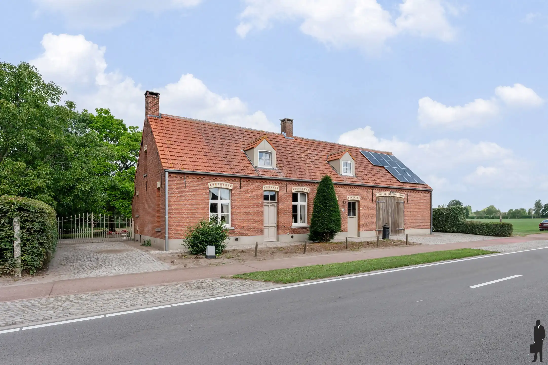 Langgestrekte hoeve op ca. 2.562m² grond te Meer! foto 2