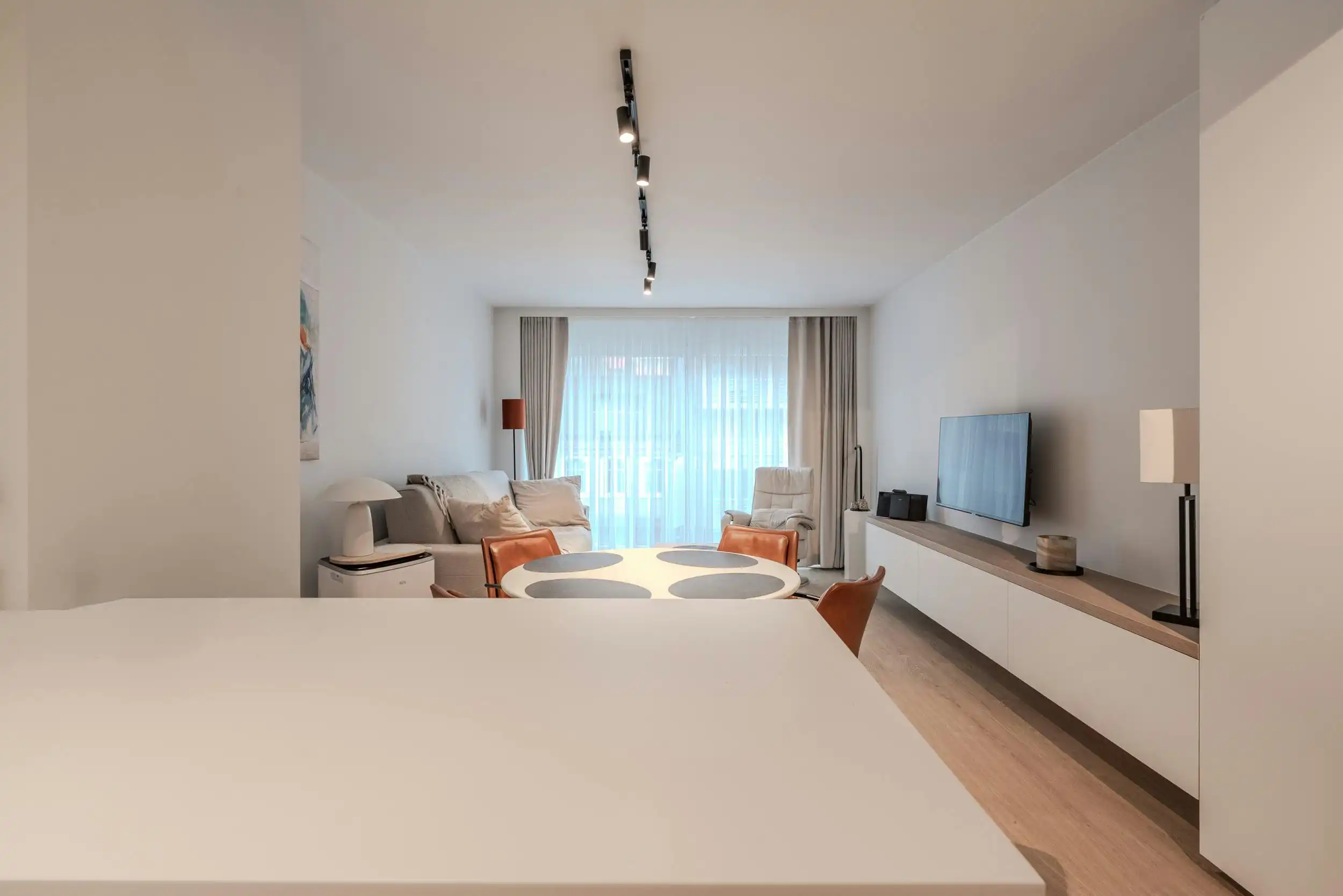 Stijlvol gerenoveerde studio op toplocatie foto 7