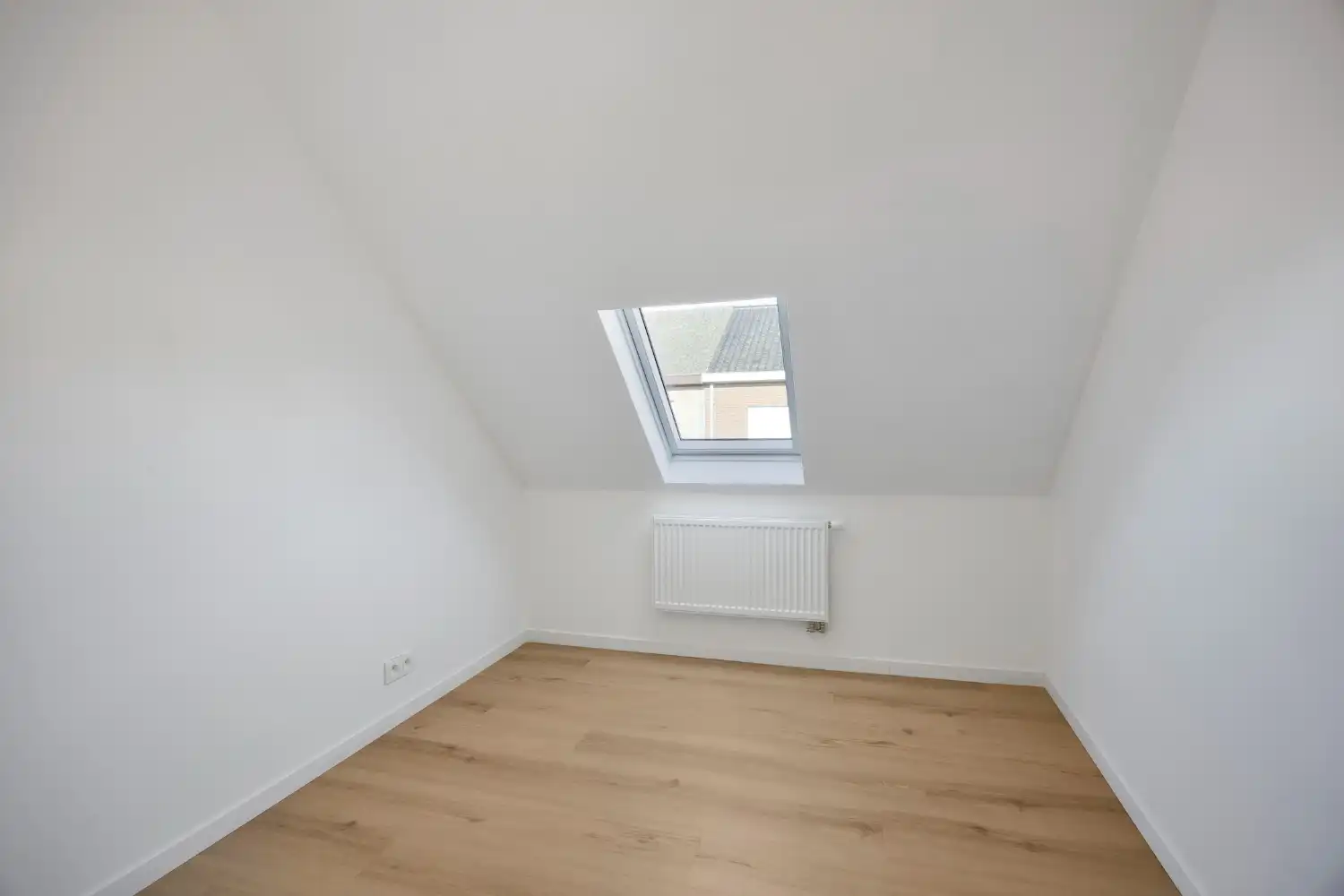 Volledig gerenoveerde woning in het centrum van Lichtervelde met 3 slaapkamers en leuk zonnig tuintje foto 16