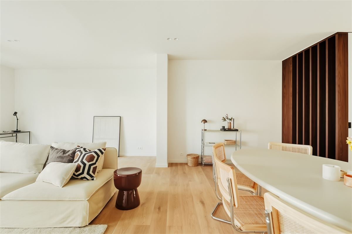 Luxueus gerenoveerd gelijkvloers appartement met 40m² terras foto 6