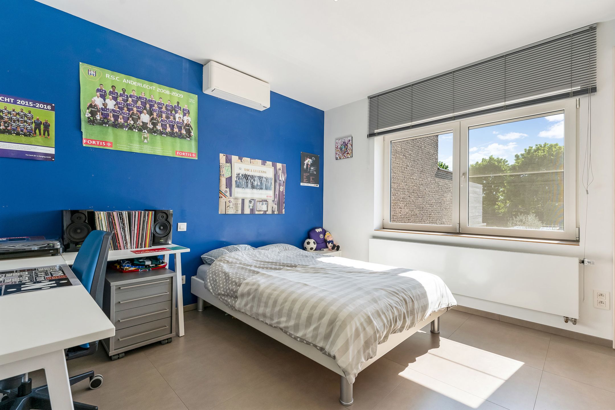 Exclusieve woning met zwembad en elegante tuin foto 19