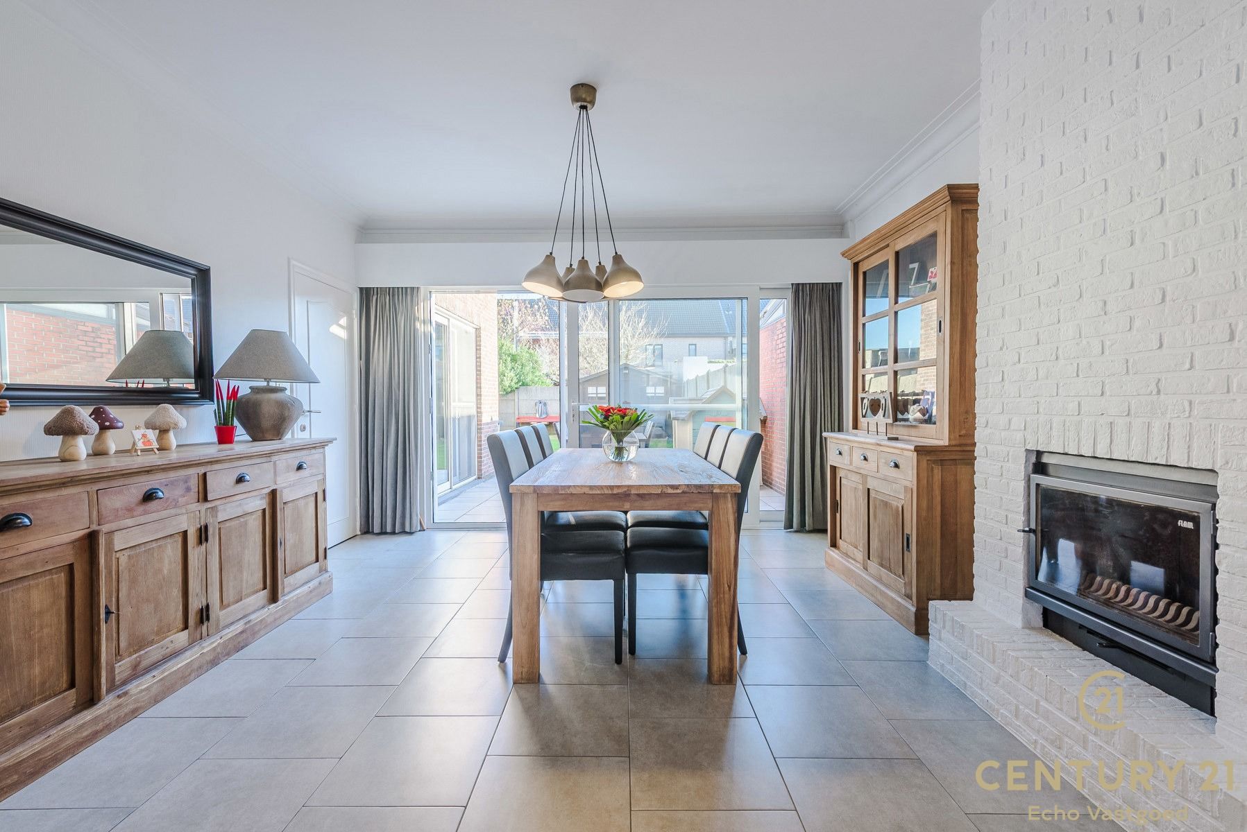 gerenoveerde gezinswoning met 3 slpk, garage en zonnige tuin foto 5