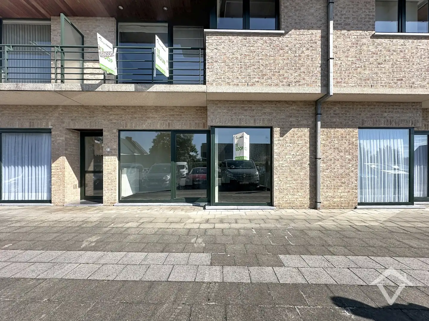 Instapklaar gelijkvloers appartement met twee slaapkamers, terras en ondergrondse parkeerplaats.  foto 23