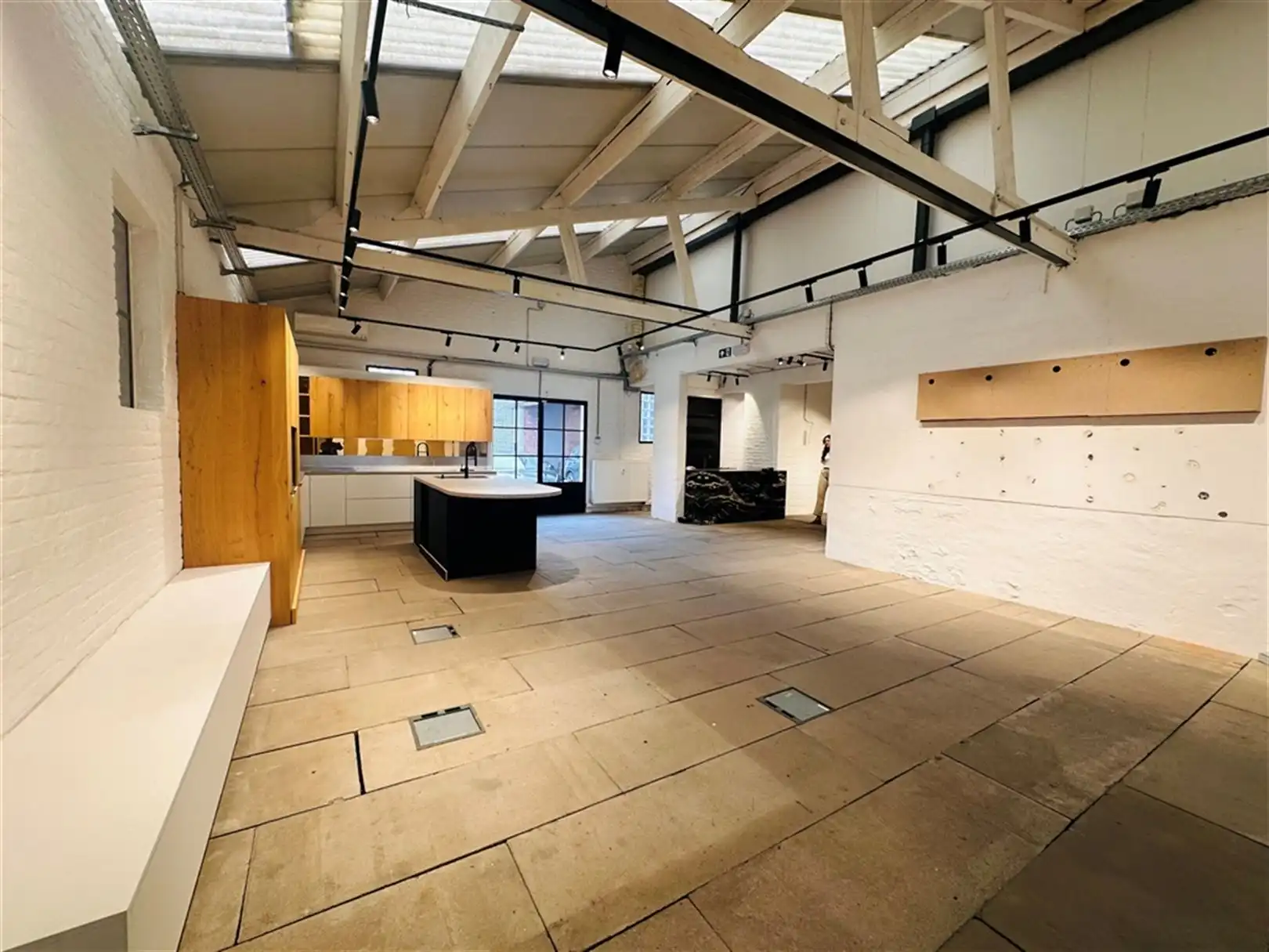 Loftkantoor/Atelier/Showroom in oude Kleurtjesfabriek te Drongen  foto 3