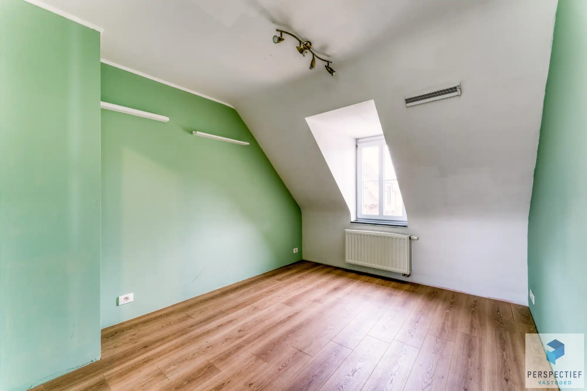 VERRASSEND RUIME en ENERGIEZUINIGE WONING met ZONGERICHTE TUIN foto 11