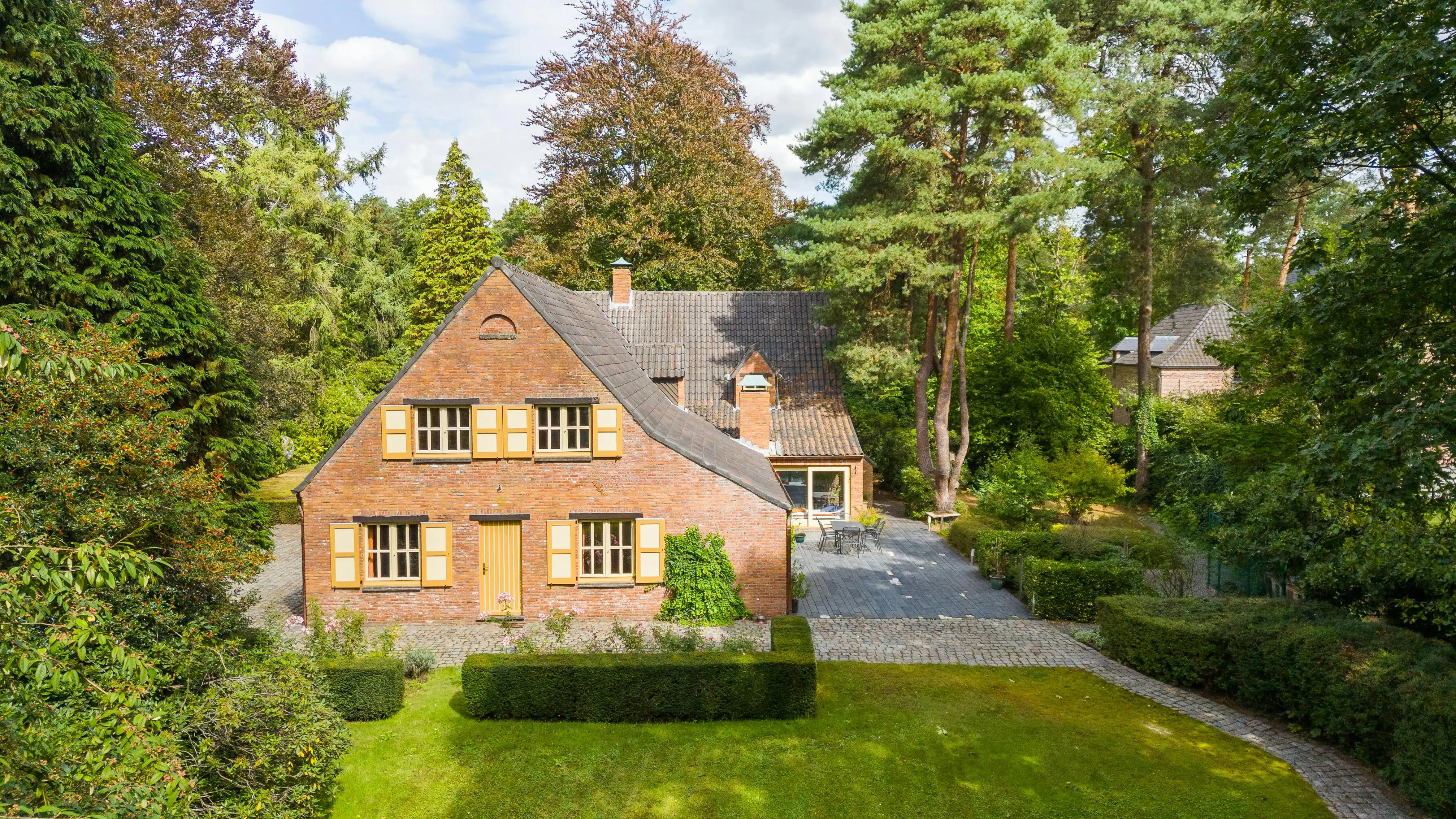Karaktervolle villa met bijgebouw te koop in Schilde foto 3