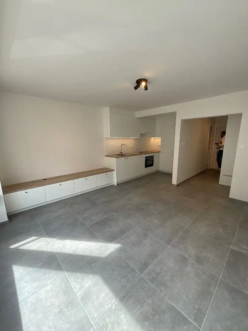 Vernieuwd één slaapkamer appartement foto 3