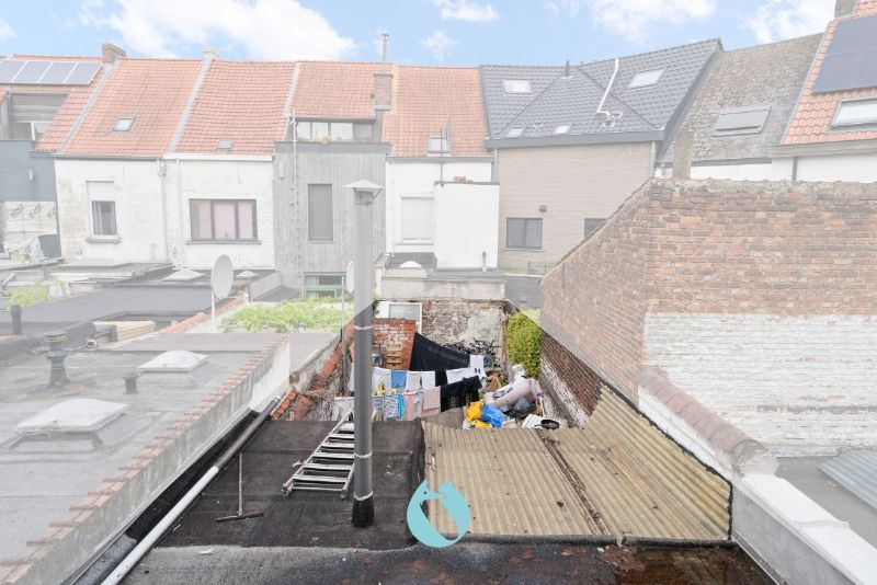 Ruime woning met 4 slaapkamers en grote tuin foto 11