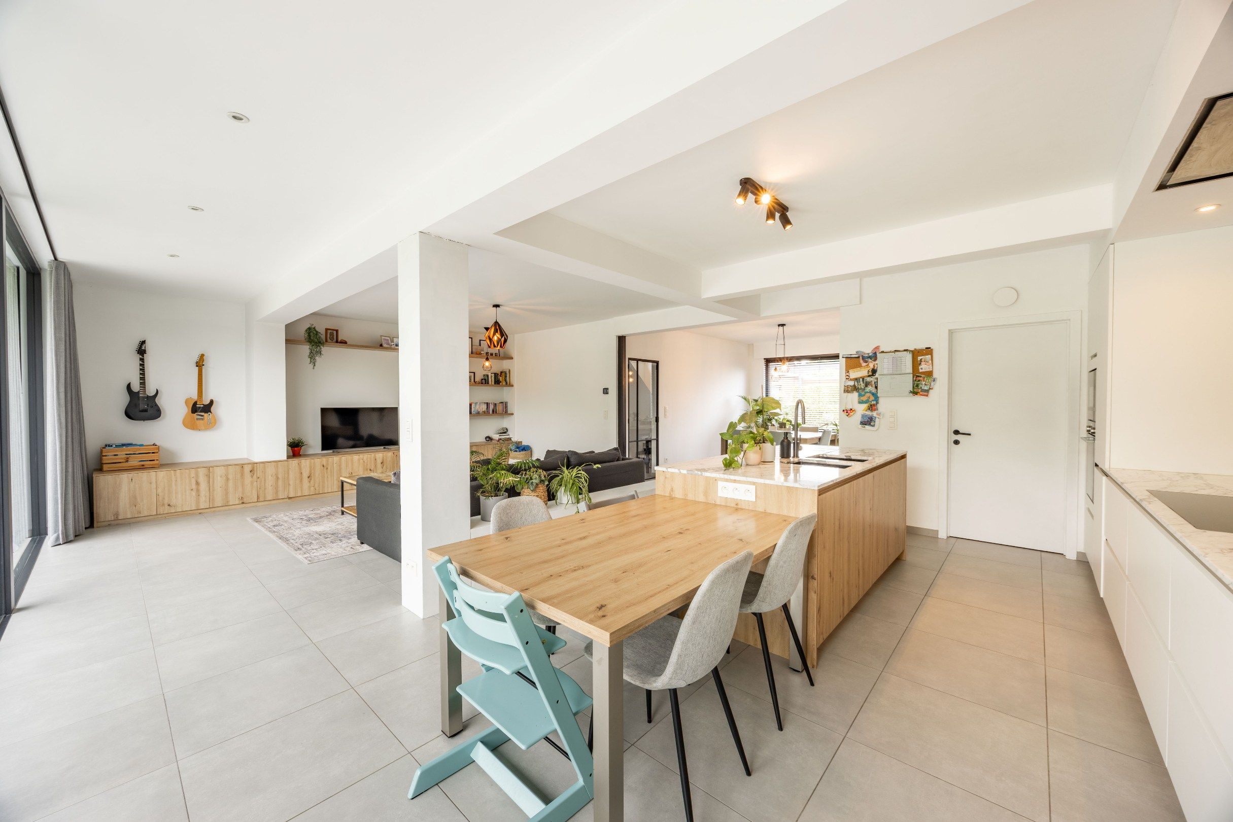 STIJLVOL GERENOVEERDE WONING foto 9
